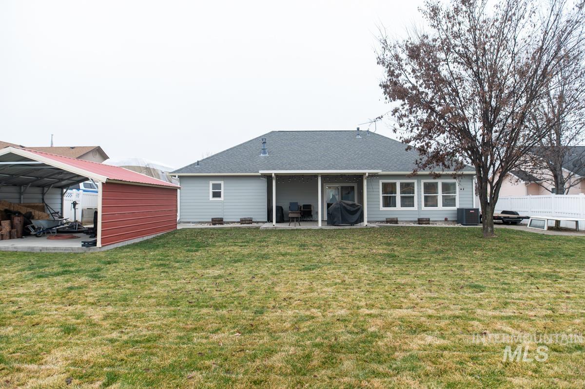 2061 Uehlin Dr, Payette, Idaho 83661, 3 Bedrooms, 2.5 Bathrooms, Residential For Sale, Price $425,000, 98974569