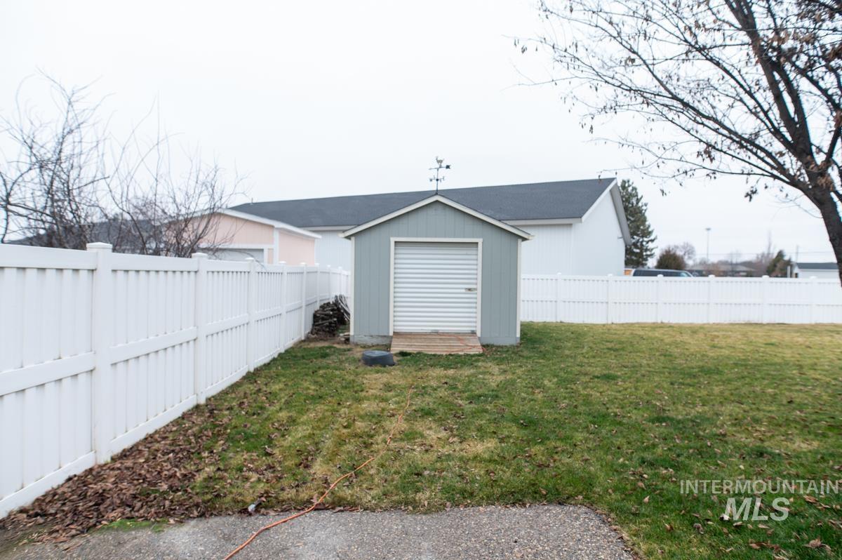 2061 Uehlin Dr, Payette, Idaho 83661, 3 Bedrooms, 2.5 Bathrooms, Residential For Sale, Price $425,000, 98974569