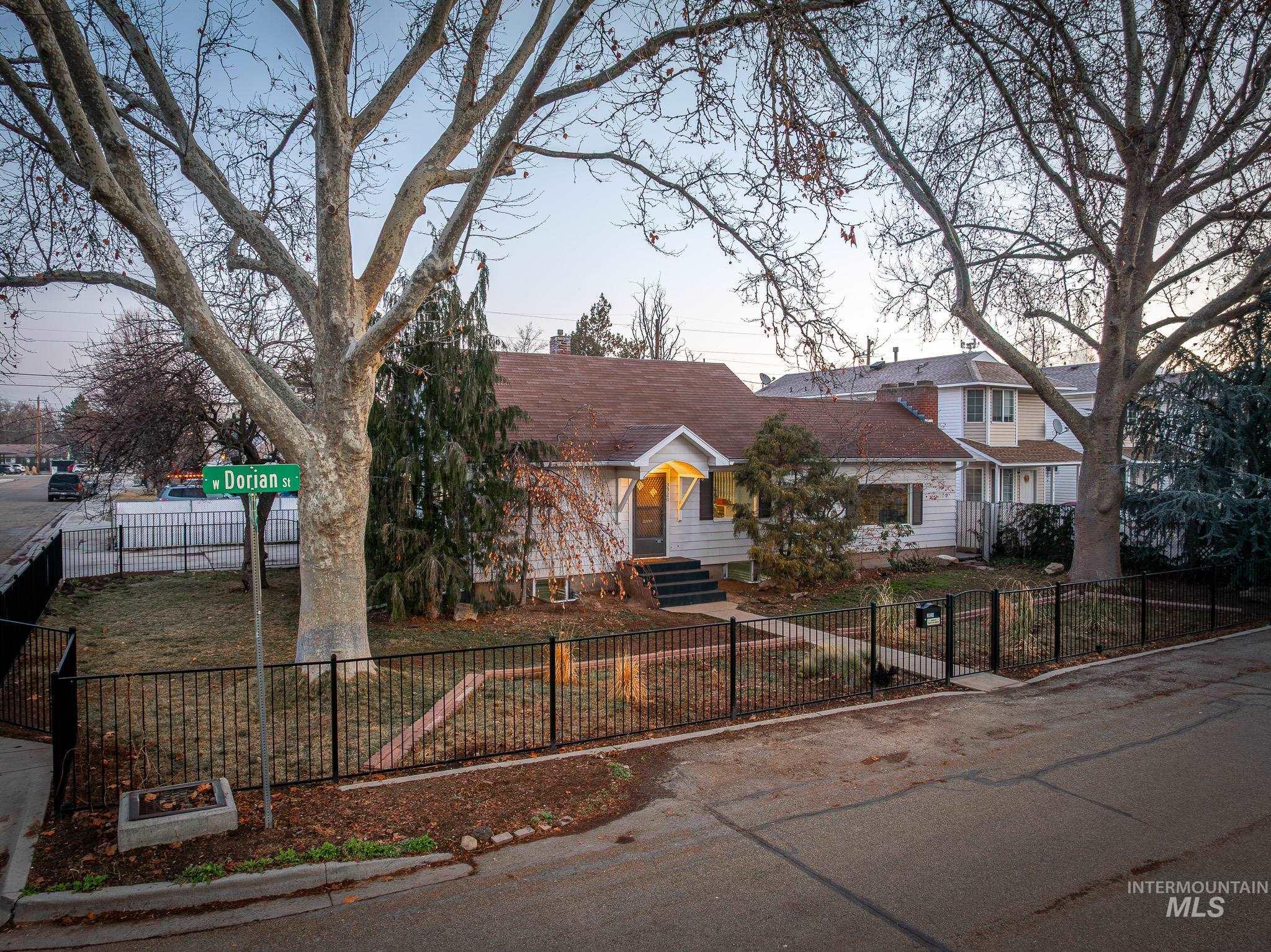 3920 W Dorian, Boise, Idaho 83705-2944, 3 Bedrooms, 2 Bathrooms, Residential For Sale, Price $448,000, 98974570