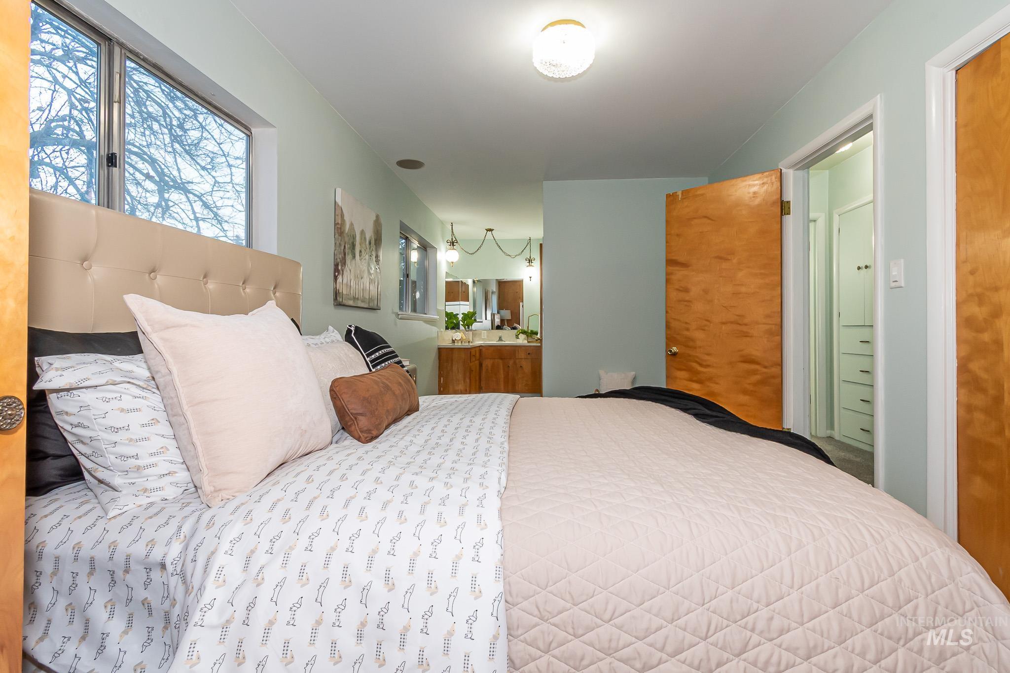 3920 W Dorian, Boise, Idaho 83705-2944, 3 Bedrooms, 2 Bathrooms, Residential For Sale, Price $448,000, 98974570