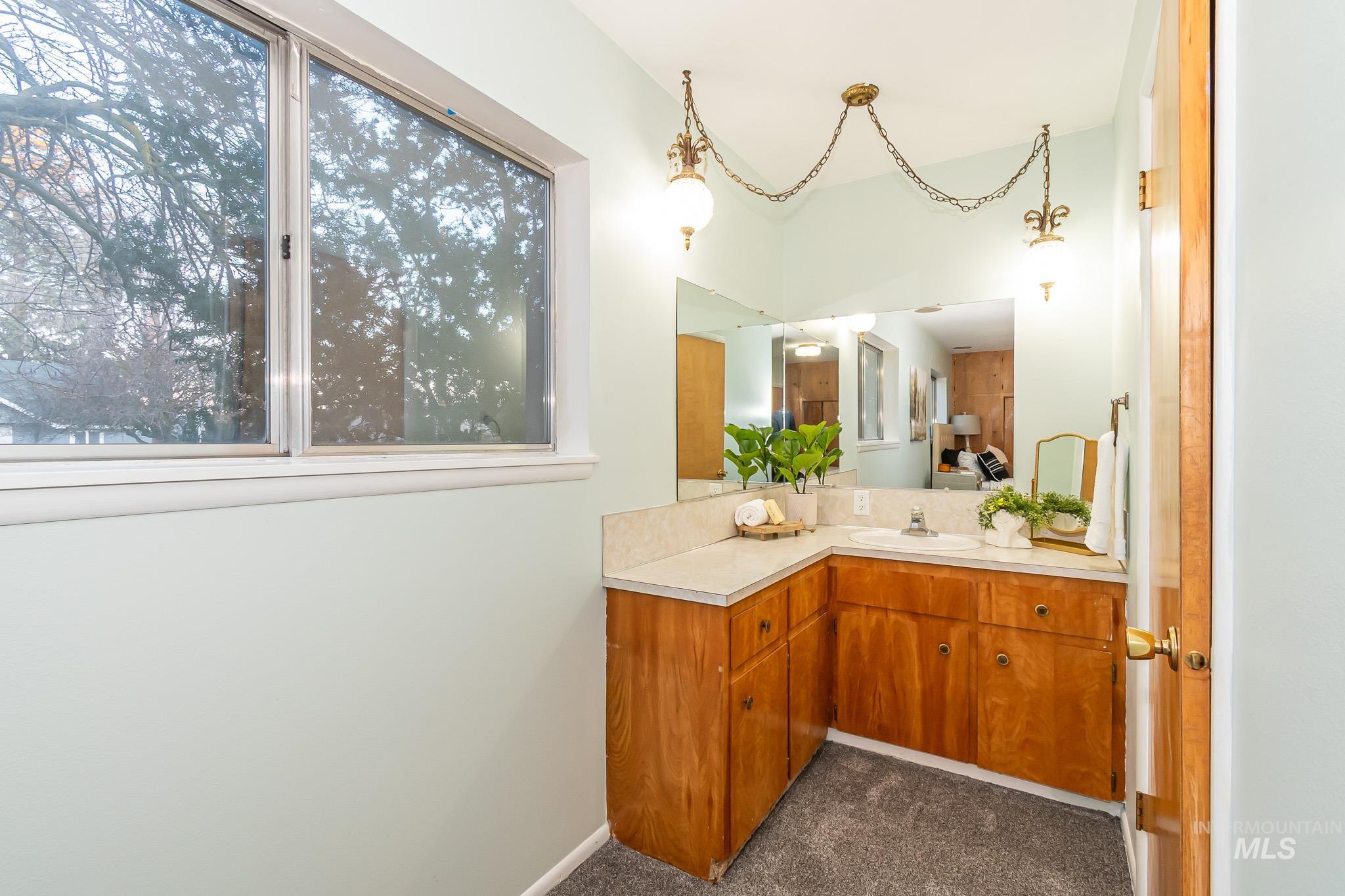 3920 W Dorian, Boise, Idaho 83705-2944, 3 Bedrooms, 2 Bathrooms, Residential For Sale, Price $448,000, 98974570