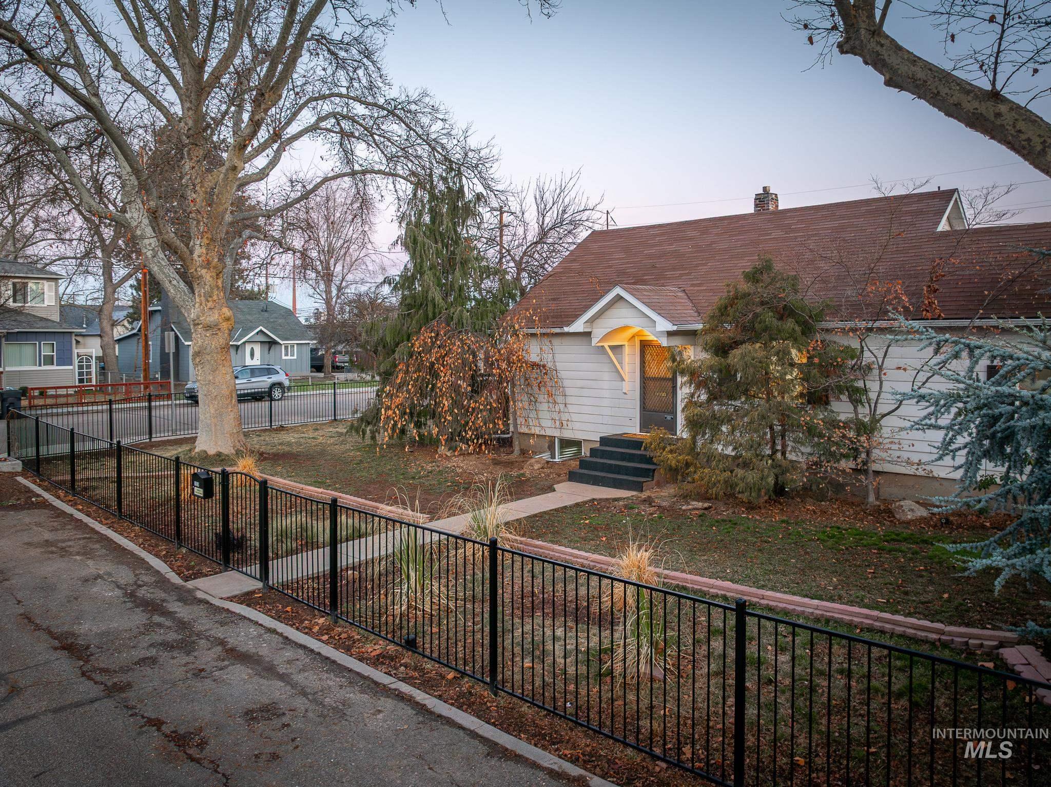 3920 W Dorian, Boise, Idaho 83705-2944, 3 Bedrooms, 2 Bathrooms, Residential For Sale, Price $448,000, 98974570