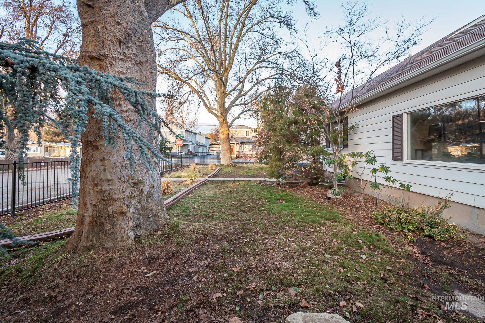 3920 W Dorian, Boise, Idaho 83705-2944, 3 Bedrooms, 2 Bathrooms, Residential For Sale, Price $448,000, 98974570