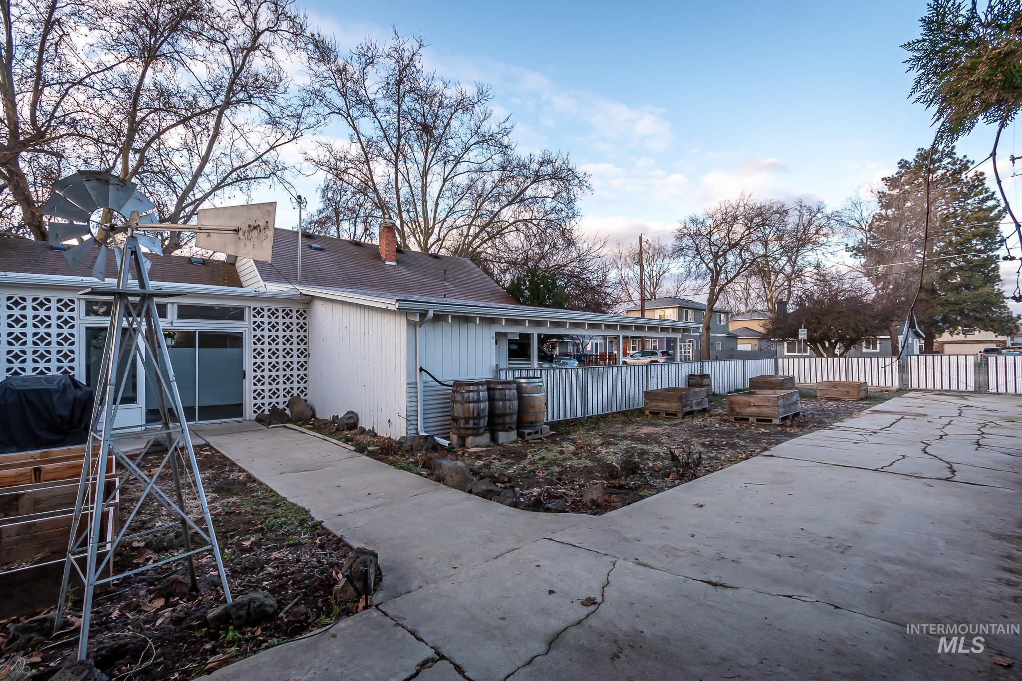 3920 W Dorian, Boise, Idaho 83705-2944, 3 Bedrooms, 2 Bathrooms, Residential For Sale, Price $448,000, 98974570