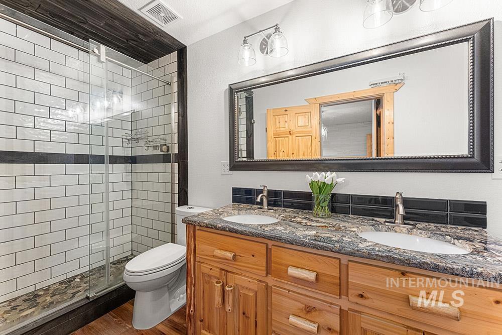 3 Boone Rd, Garden Valley, Idaho 83622, 3 Bedrooms, 2 Bathrooms, Residential For Sale, Price $689,900, 98974574