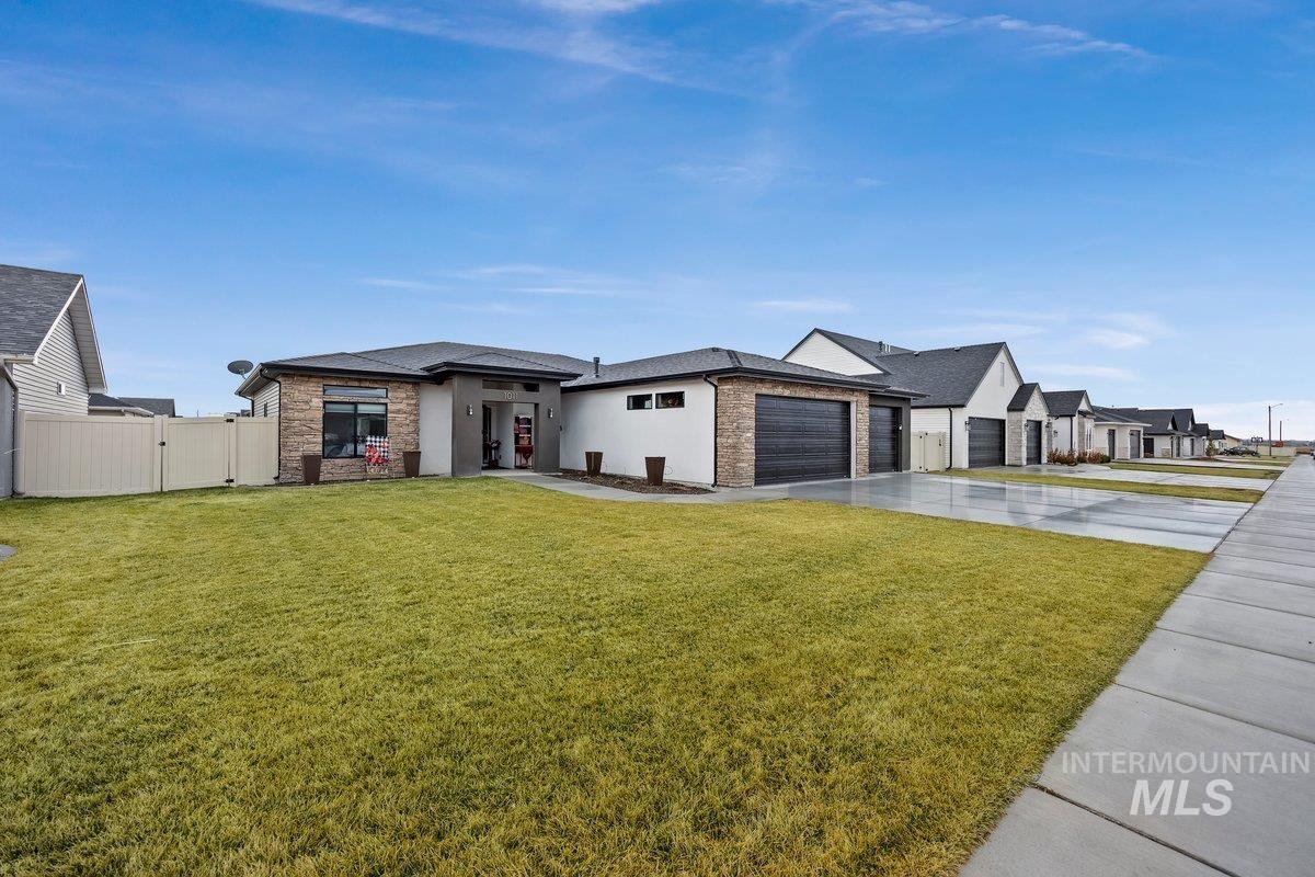 1011 Gem Avenue, Kimberly, Idaho 83341, 3 Bedrooms, 2 Bathrooms, Residential For Sale, Price $469,900, 98974579
