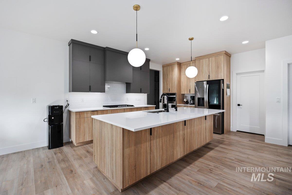 1011 Gem Avenue, Kimberly, Idaho 83341, 3 Bedrooms, 2 Bathrooms, Residential For Sale, Price $474,900,MLS 98974579