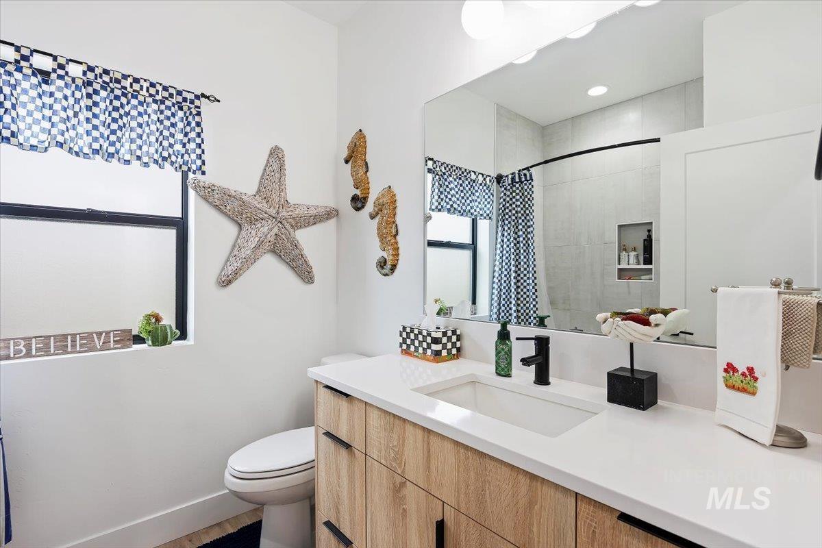 1011 Gem Avenue, Kimberly, Idaho 83341, 3 Bedrooms, 2 Bathrooms, Residential For Sale, Price $474,900,MLS 98974579