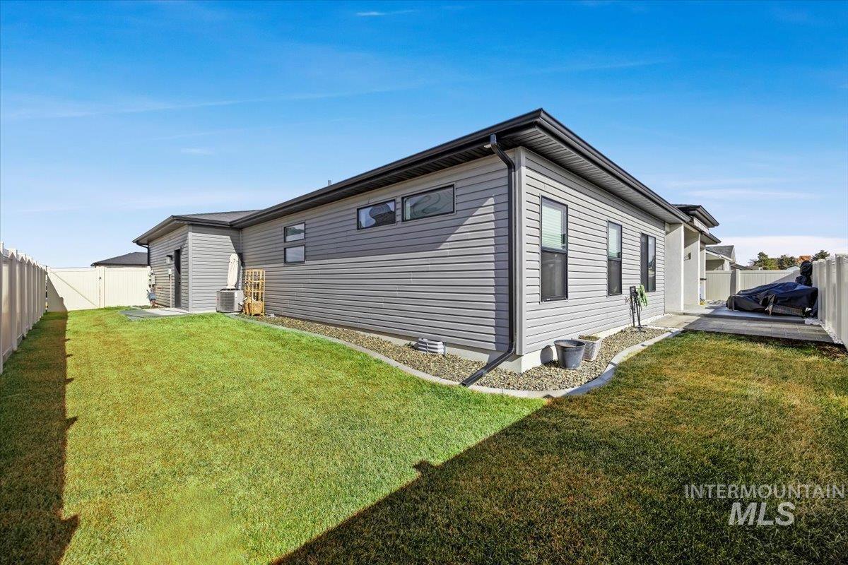 1011 Gem Avenue, Kimberly, Idaho 83341, 3 Bedrooms, 2 Bathrooms, Residential For Sale, Price $474,900,MLS 98974579