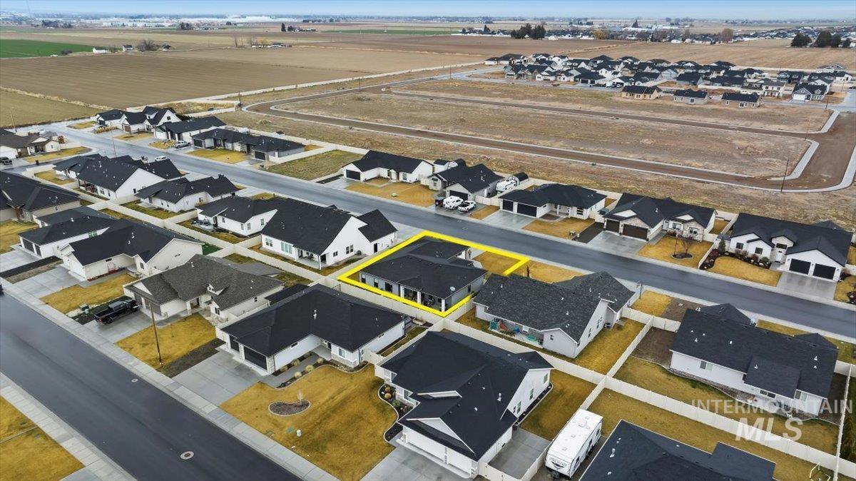 1011 Gem Avenue, Kimberly, Idaho 83341, 3 Bedrooms, 2 Bathrooms, Residential For Sale, Price $474,900,MLS 98974579