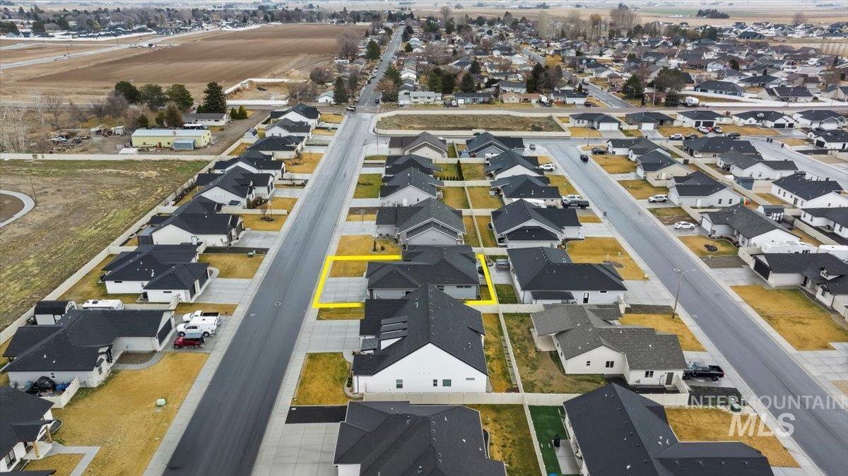 1011 Gem Avenue, Kimberly, Idaho 83341, 3 Bedrooms, 2 Bathrooms, Residential For Sale, Price $474,900,MLS 98974579