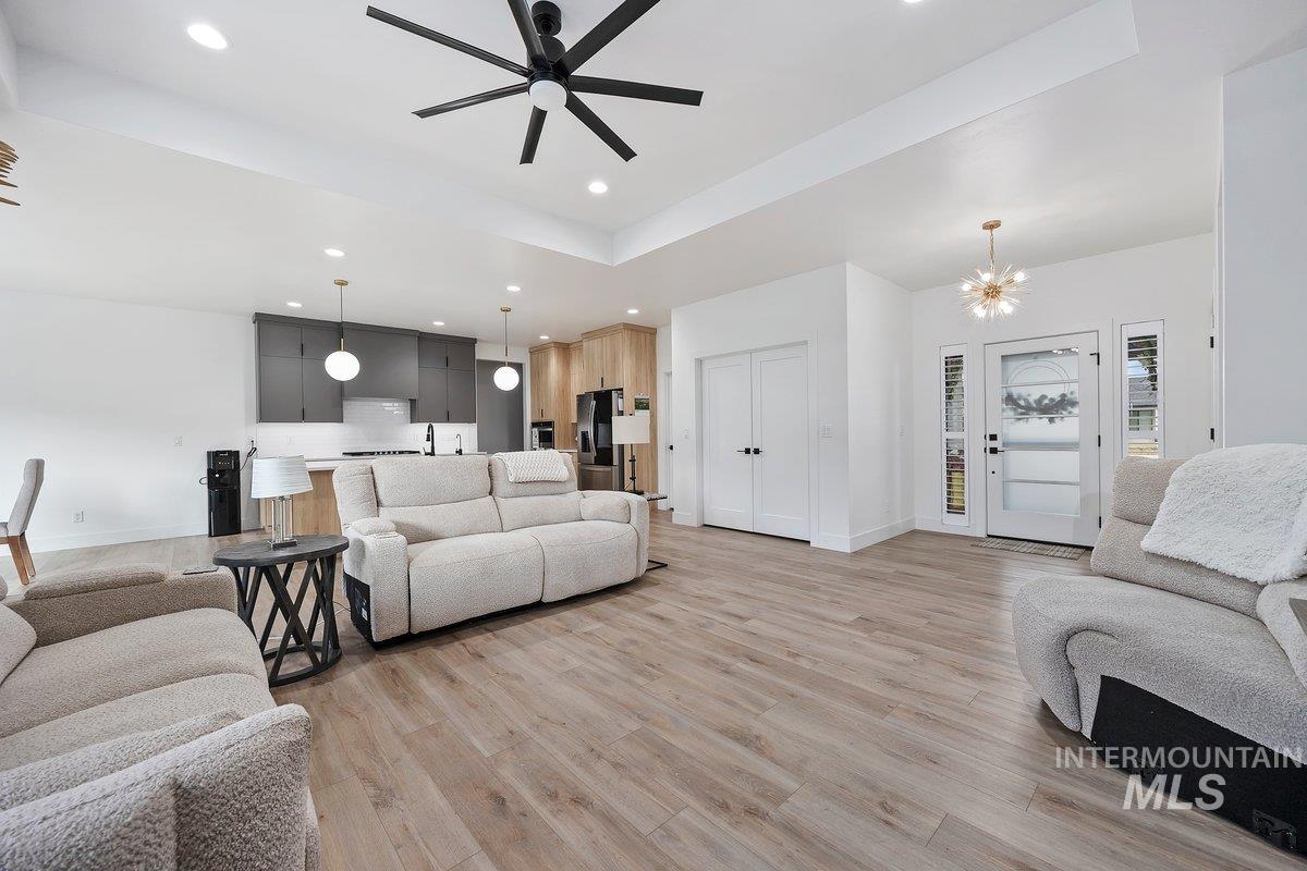 1011 Gem Avenue, Kimberly, Idaho 83341, 3 Bedrooms, 2 Bathrooms, Residential For Sale, Price $474,900,MLS 98974579