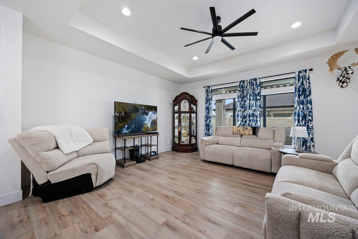 1011 Gem Avenue, Kimberly, Idaho 83341, 3 Bedrooms, 2 Bathrooms, Residential For Sale, Price $474,900,MLS 98974579