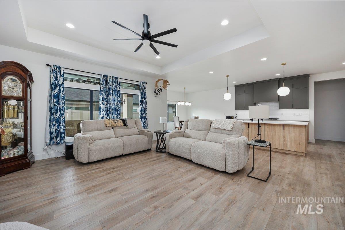 1011 Gem Avenue, Kimberly, Idaho 83341, 3 Bedrooms, 2 Bathrooms, Residential For Sale, Price $474,900,MLS 98974579