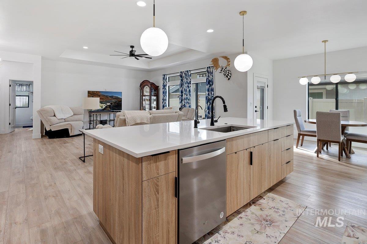 1011 Gem Avenue, Kimberly, Idaho 83341, 3 Bedrooms, 2 Bathrooms, Residential For Sale, Price $474,900,MLS 98974579