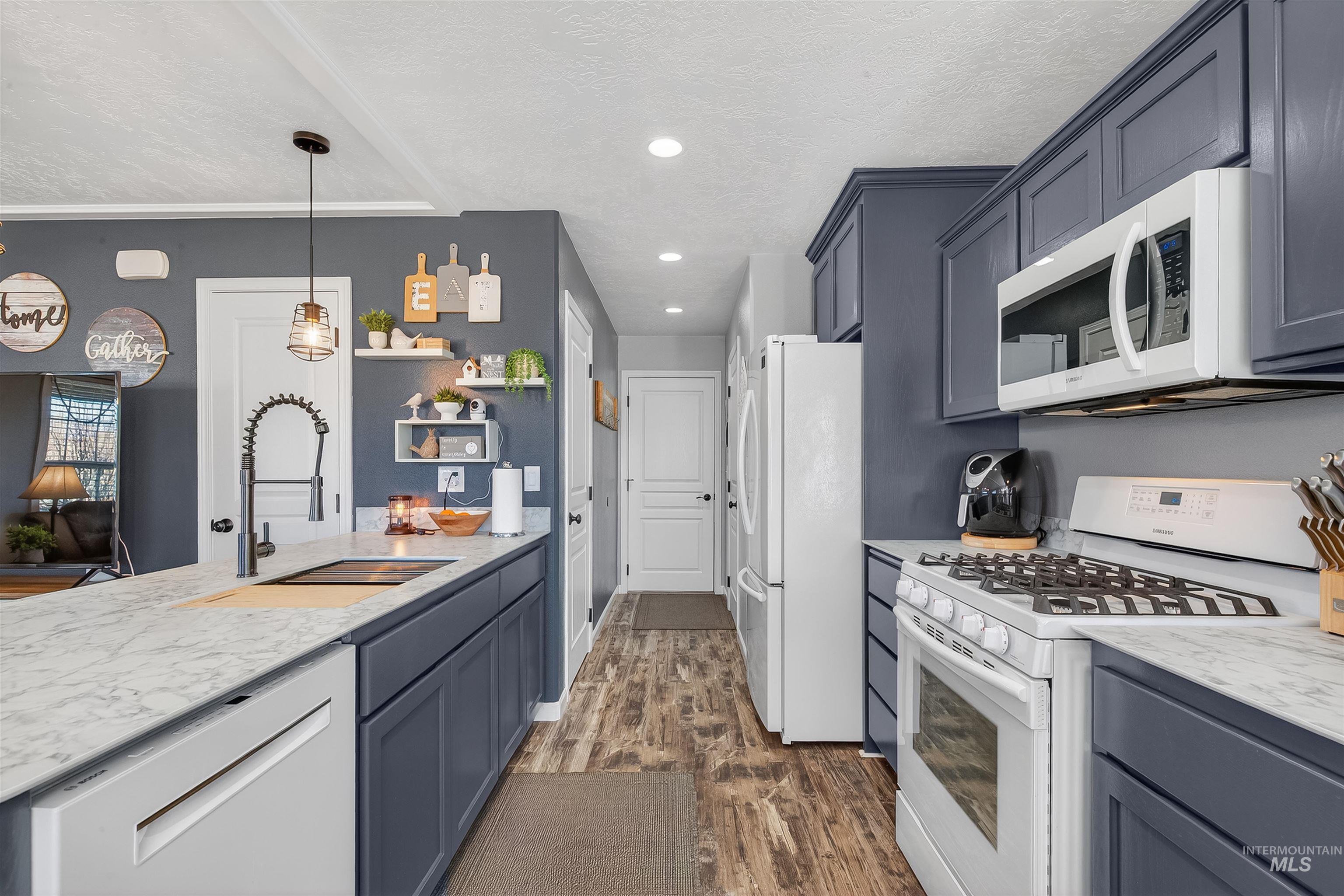 2409 White Ave, Moscow, Idaho 83843, 3 Bedrooms, 2.5 Bathrooms, Residential For Sale, Price $510,000, 98974580