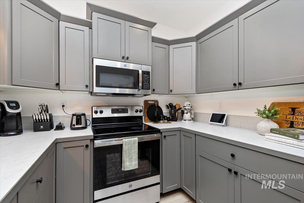 3325 NW 13th Ave, Meridian, Idaho 83646, 3 Bedrooms, 2 Bathrooms, Residential For Sale, Price $430,000, 98974581