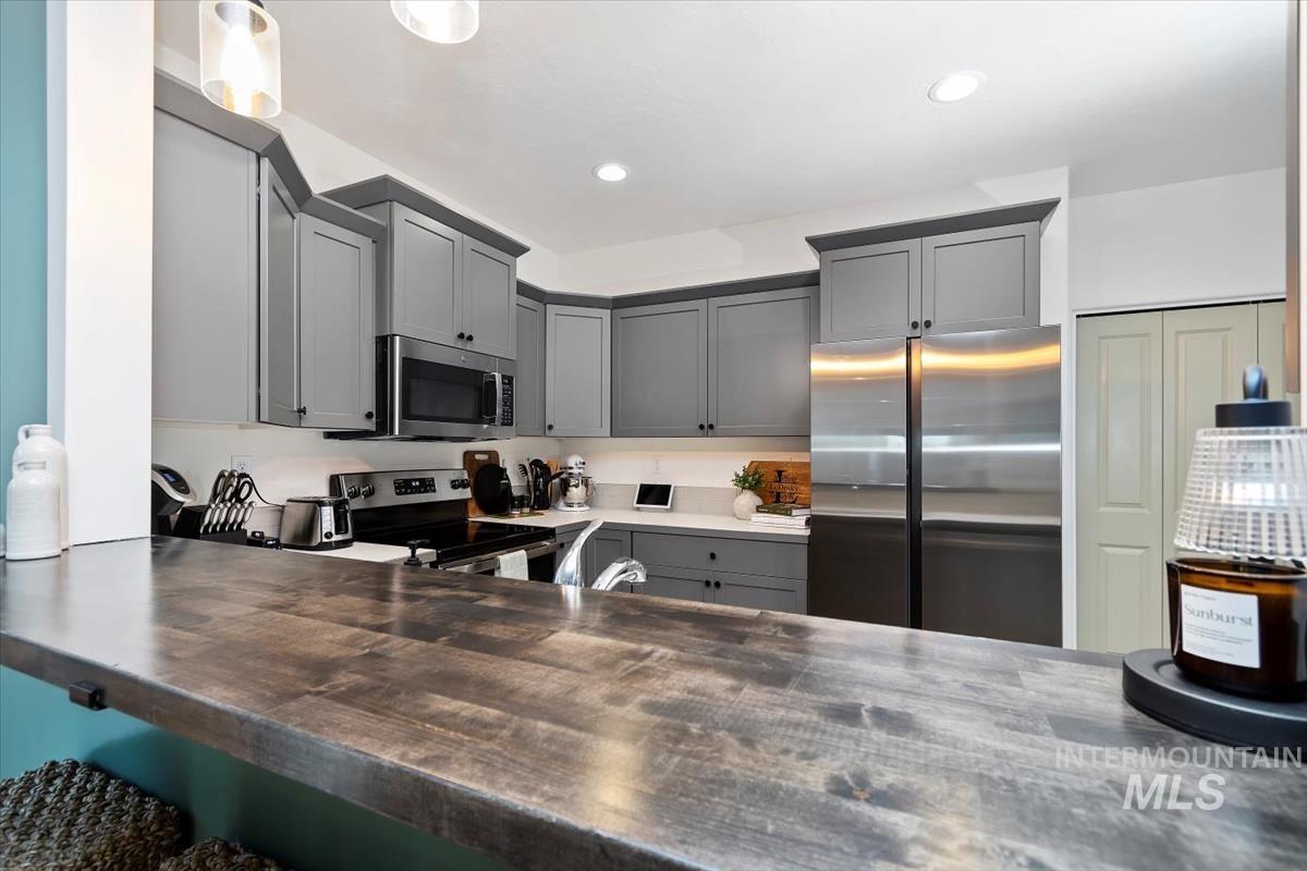 3325 NW 13th Ave, Meridian, Idaho 83646, 3 Bedrooms, 2 Bathrooms, Residential For Sale, Price $430,000, 98974581