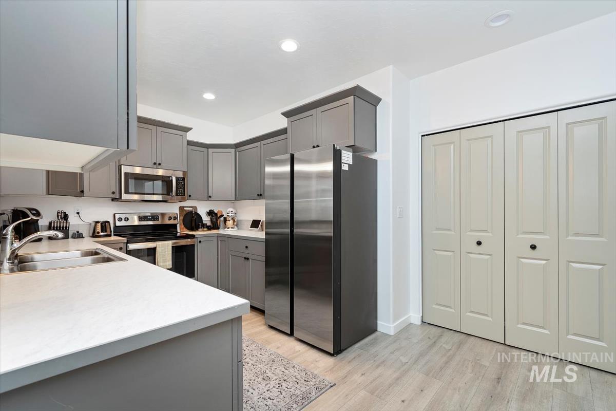 3325 NW 13th Ave, Meridian, Idaho 83646, 3 Bedrooms, 2 Bathrooms, Residential For Sale, Price $430,000, 98974581