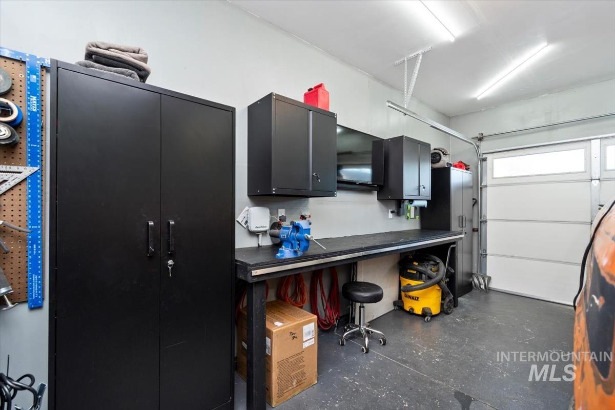 3325 NW 13th Ave, Meridian, Idaho 83646, 3 Bedrooms, 2 Bathrooms, Residential For Sale, Price $430,000, 98974581