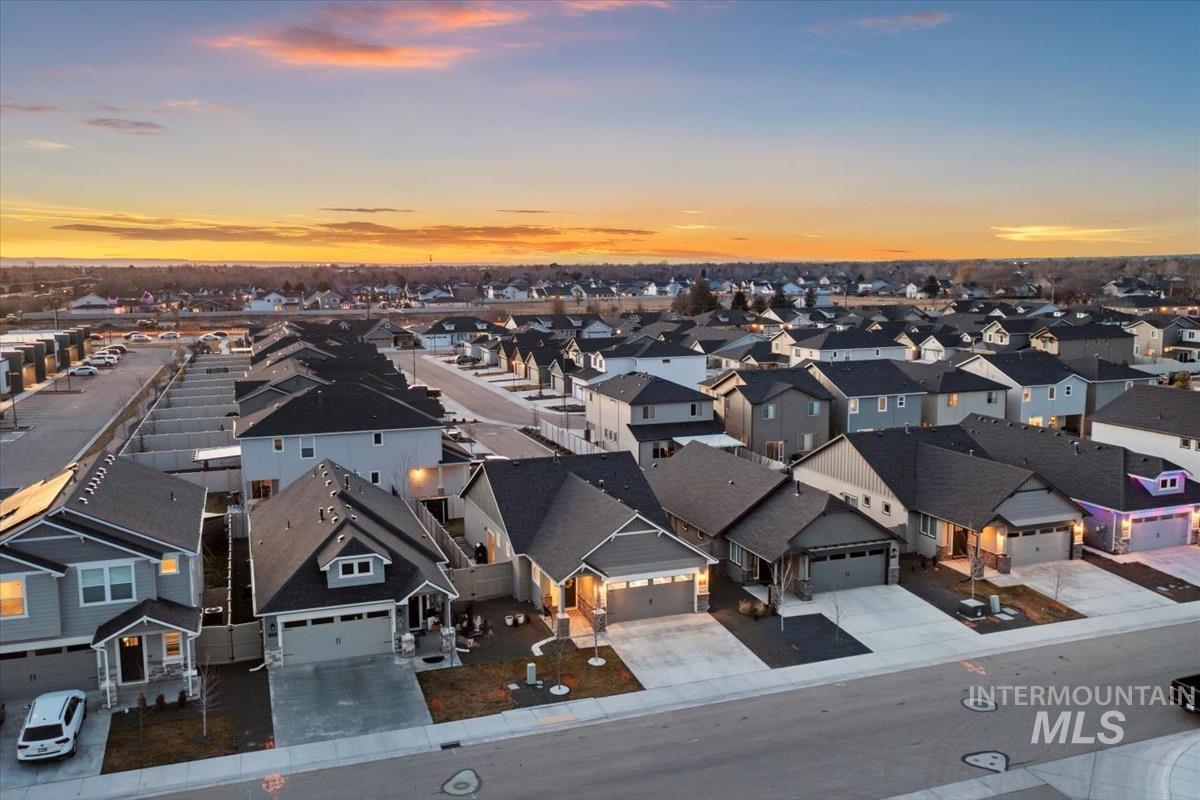 3325 NW 13th Ave, Meridian, Idaho 83646, 3 Bedrooms, 2 Bathrooms, Residential For Sale, Price $430,000, 98974581