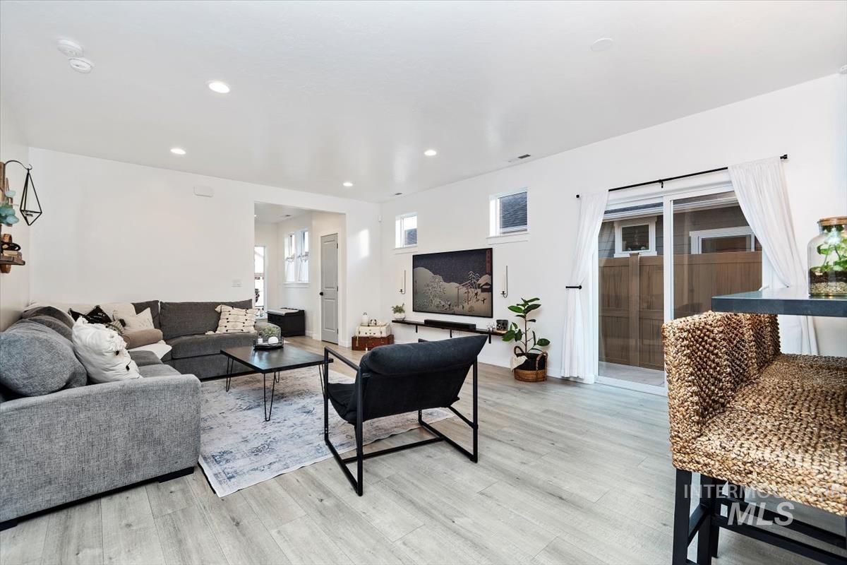 3325 NW 13th Ave, Meridian, Idaho 83646, 3 Bedrooms, 2 Bathrooms, Residential For Sale, Price $430,000, 98974581