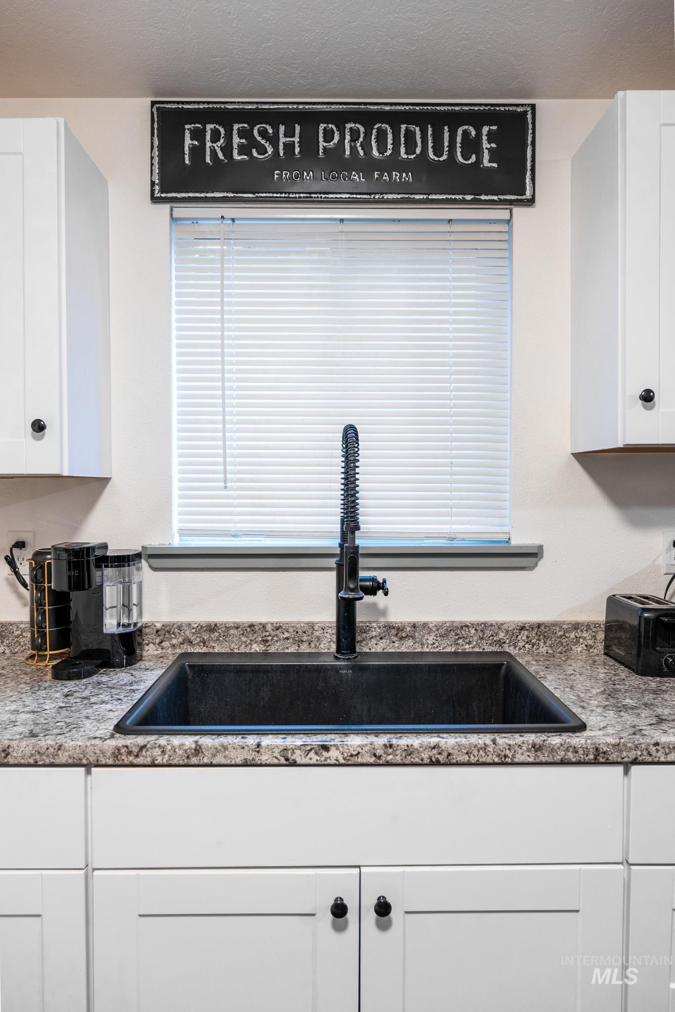 271 NW 7th Street, Ontario, Oregon 97914, 1 Bedroom, 1 Bathroom, Residential Income For Sale, Price $305,000, 98974584