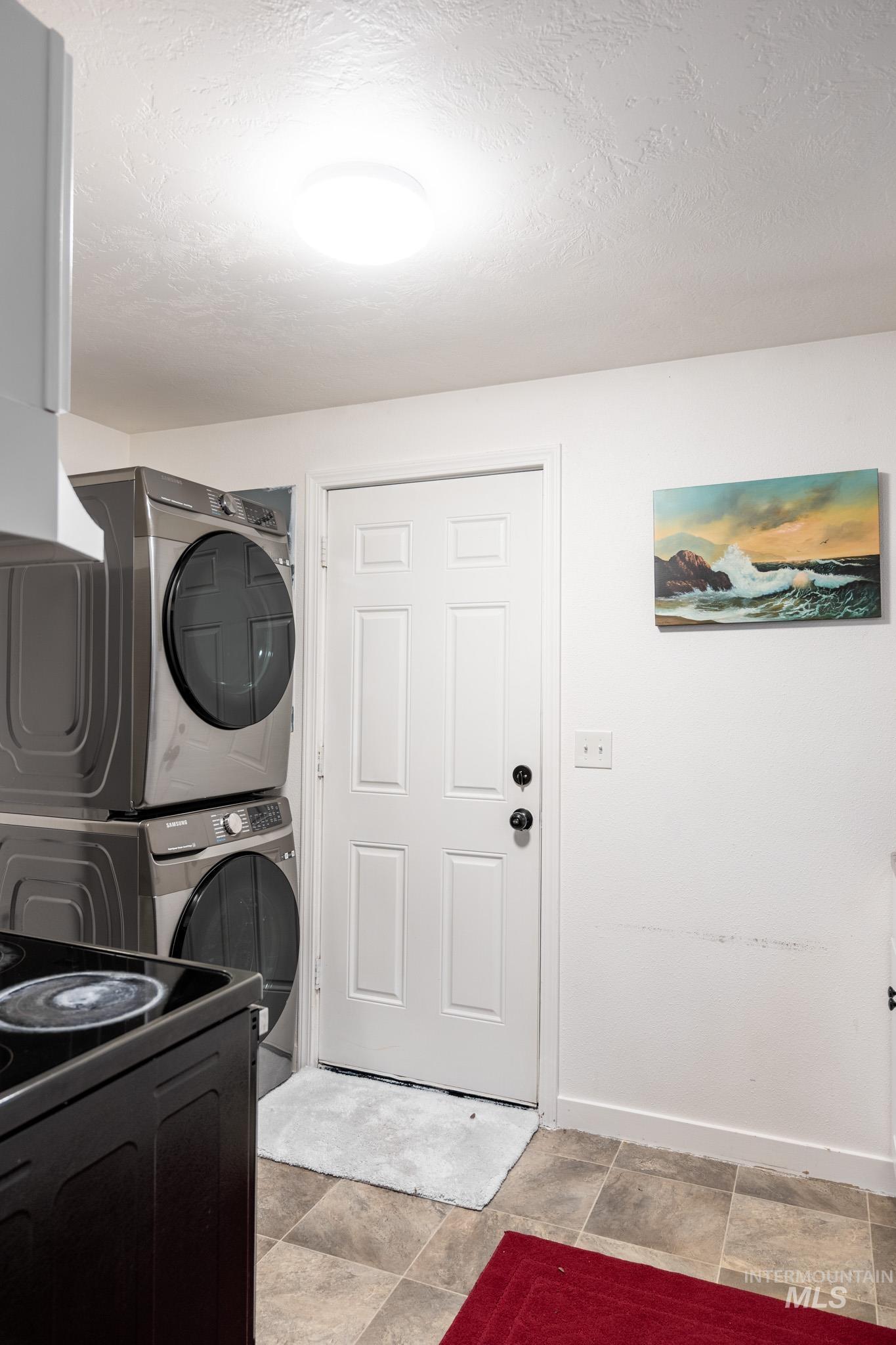 271 NW 7th Street, Ontario, Oregon 97914, 1 Bedroom, 1 Bathroom, Residential Income For Sale, Price $305,000, 98974584