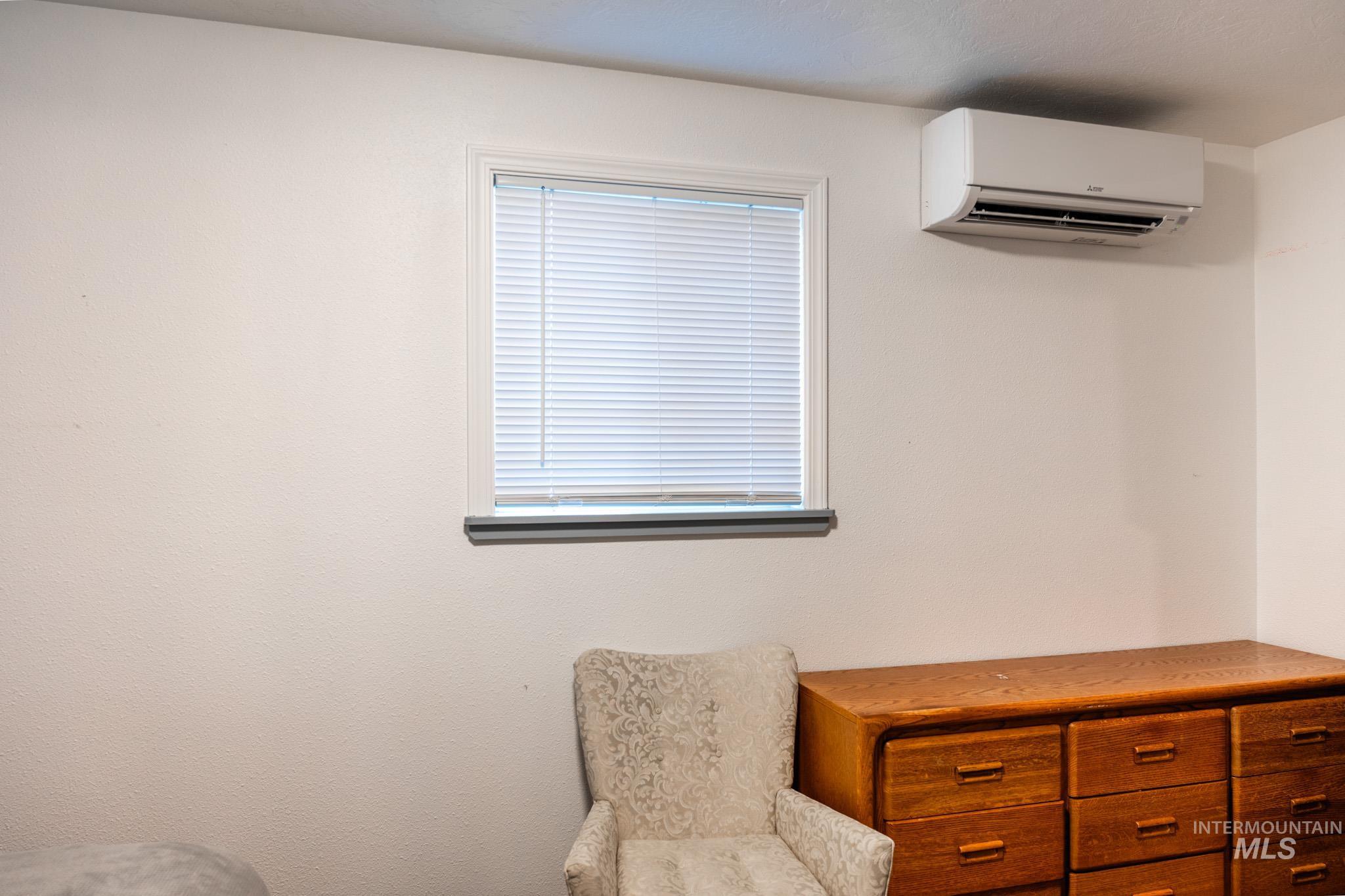 271 NW 7th Street, Ontario, Oregon 97914, 1 Bedroom, 1 Bathroom, Residential Income For Sale, Price $305,000, 98974584