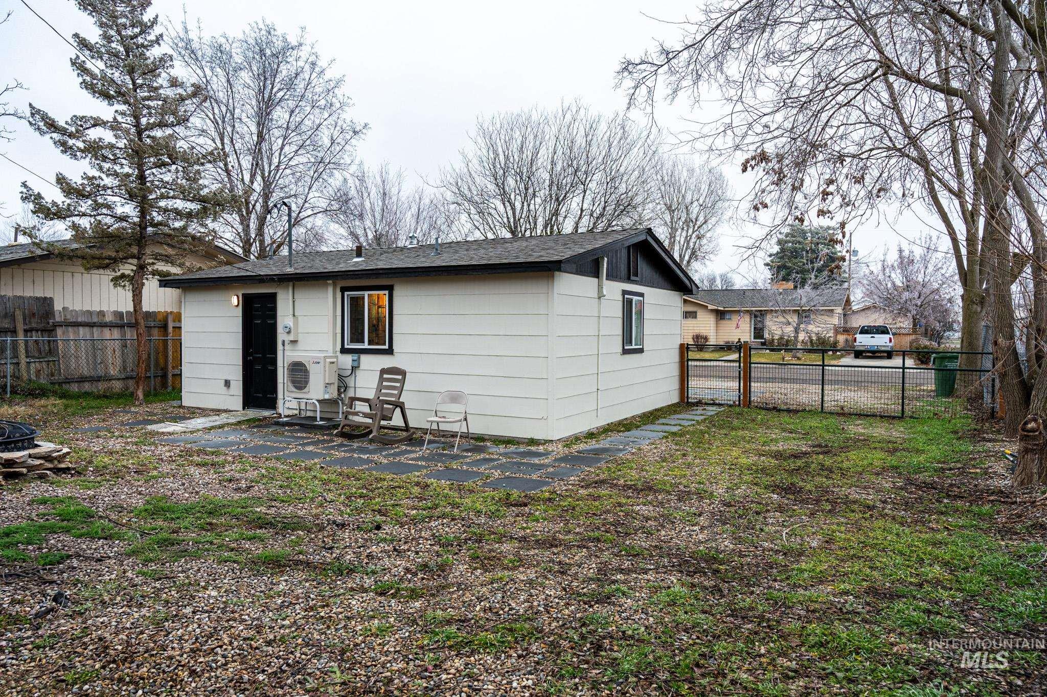 271 NW 7th Street, Ontario, Oregon 97914, 1 Bedroom, 1 Bathroom, Residential Income For Sale, Price $305,000,MLS 98974584