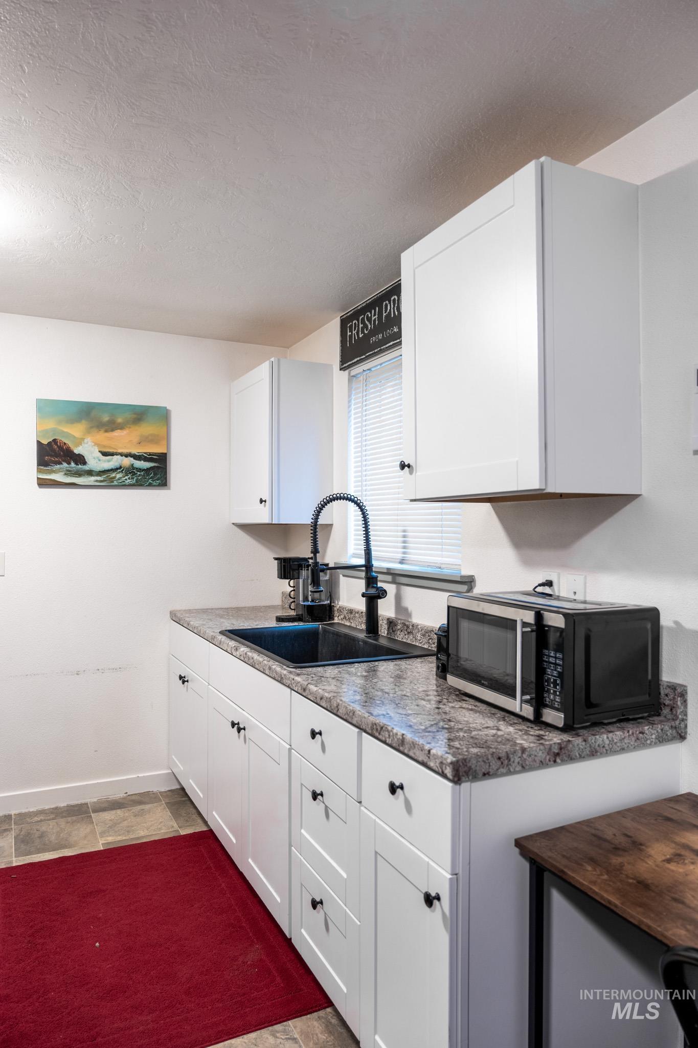 271 NW 7th Street, Ontario, Oregon 97914, 1 Bedroom, 1 Bathroom, Residential Income For Sale, Price $305,000,MLS 98974584