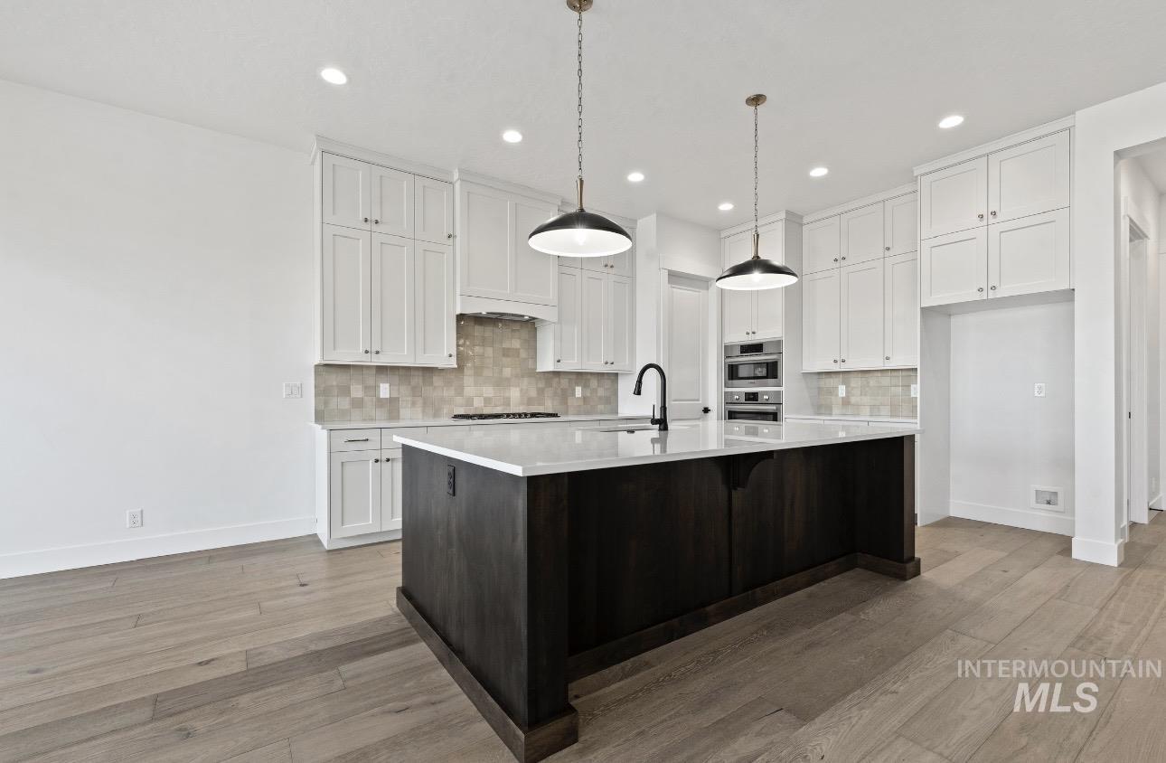 2083 N Rockdale Ave, Kuna, Idaho 83634, 5 Bedrooms, 3.5 Bathrooms, Residential For Sale, Price $949,880,MLS 98974585