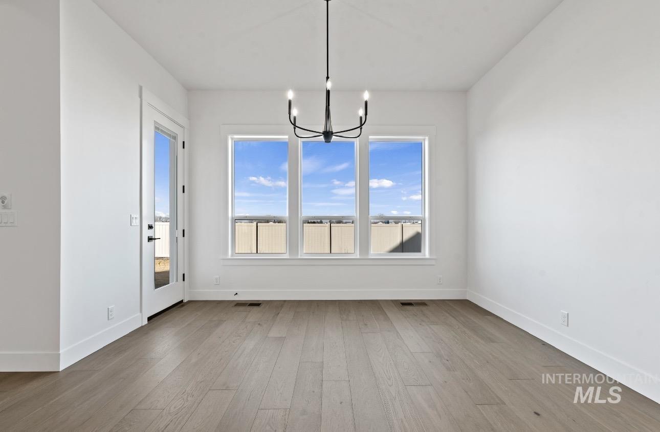 2083 N Rockdale Ave, Kuna, Idaho 83634, 5 Bedrooms, 3.5 Bathrooms, Residential For Sale, Price $949,880,MLS 98974585