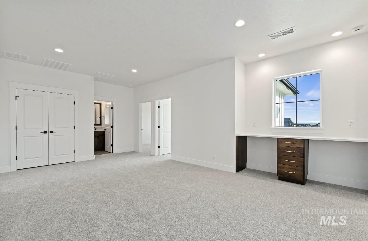 2083 N Rockdale Ave, Kuna, Idaho 83634, 5 Bedrooms, 3.5 Bathrooms, Residential For Sale, Price $949,880,MLS 98974585