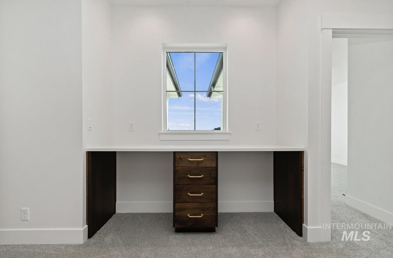 2083 N Rockdale Ave, Kuna, Idaho 83634, 5 Bedrooms, 3.5 Bathrooms, Residential For Sale, Price $949,880,MLS 98974585