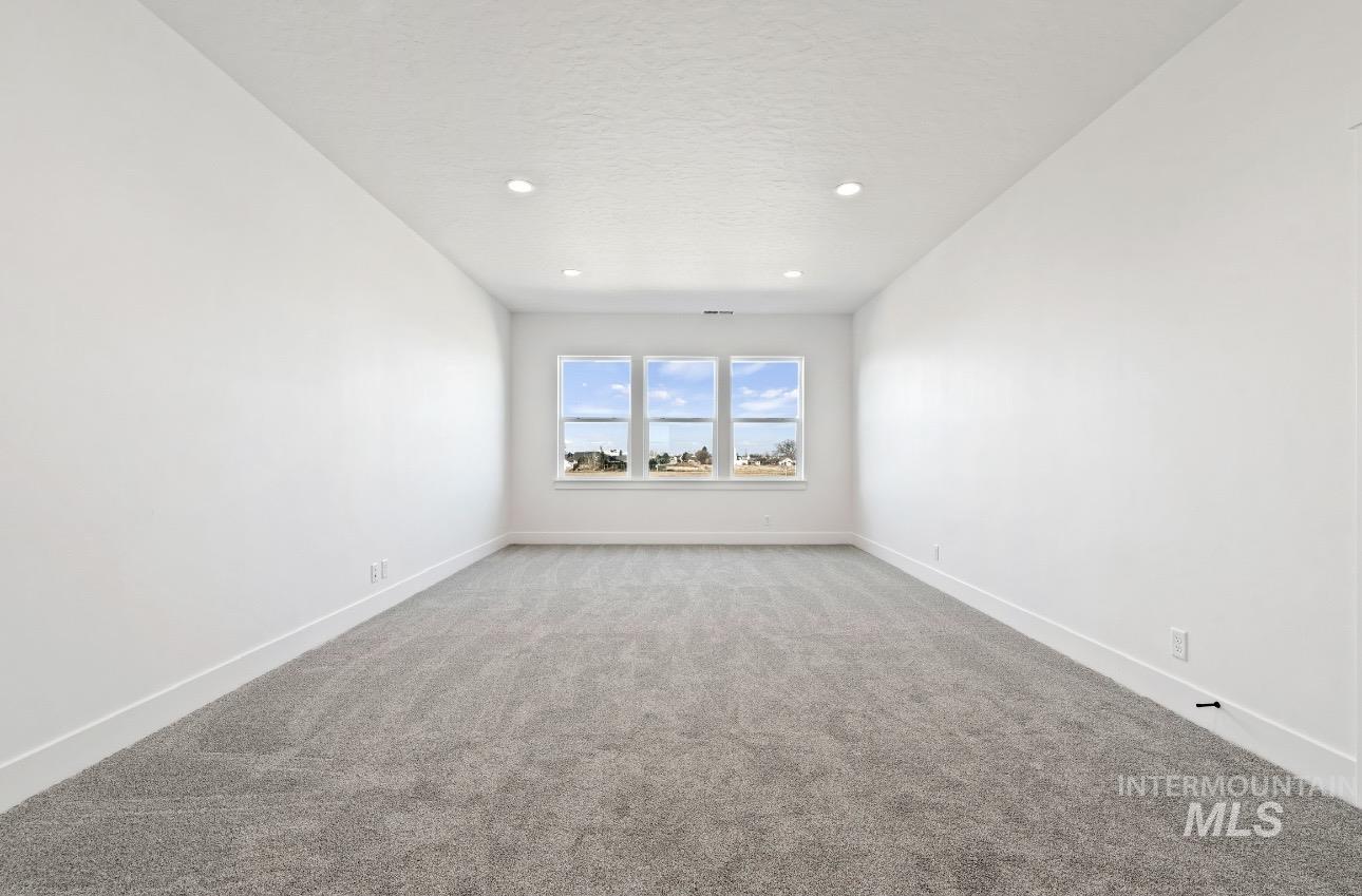 2083 N Rockdale Ave, Kuna, Idaho 83634, 5 Bedrooms, 3.5 Bathrooms, Residential For Sale, Price $949,880,MLS 98974585