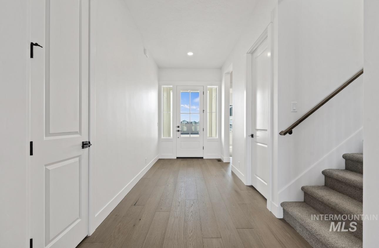 2083 N Rockdale Ave, Kuna, Idaho 83634, 5 Bedrooms, 3.5 Bathrooms, Residential For Sale, Price $949,880,MLS 98974585