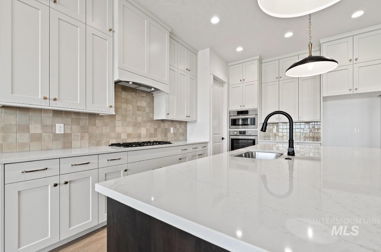 2083 N Rockdale Ave, Kuna, Idaho 83634, 5 Bedrooms, 3.5 Bathrooms, Residential For Sale, Price $949,880,MLS 98974585