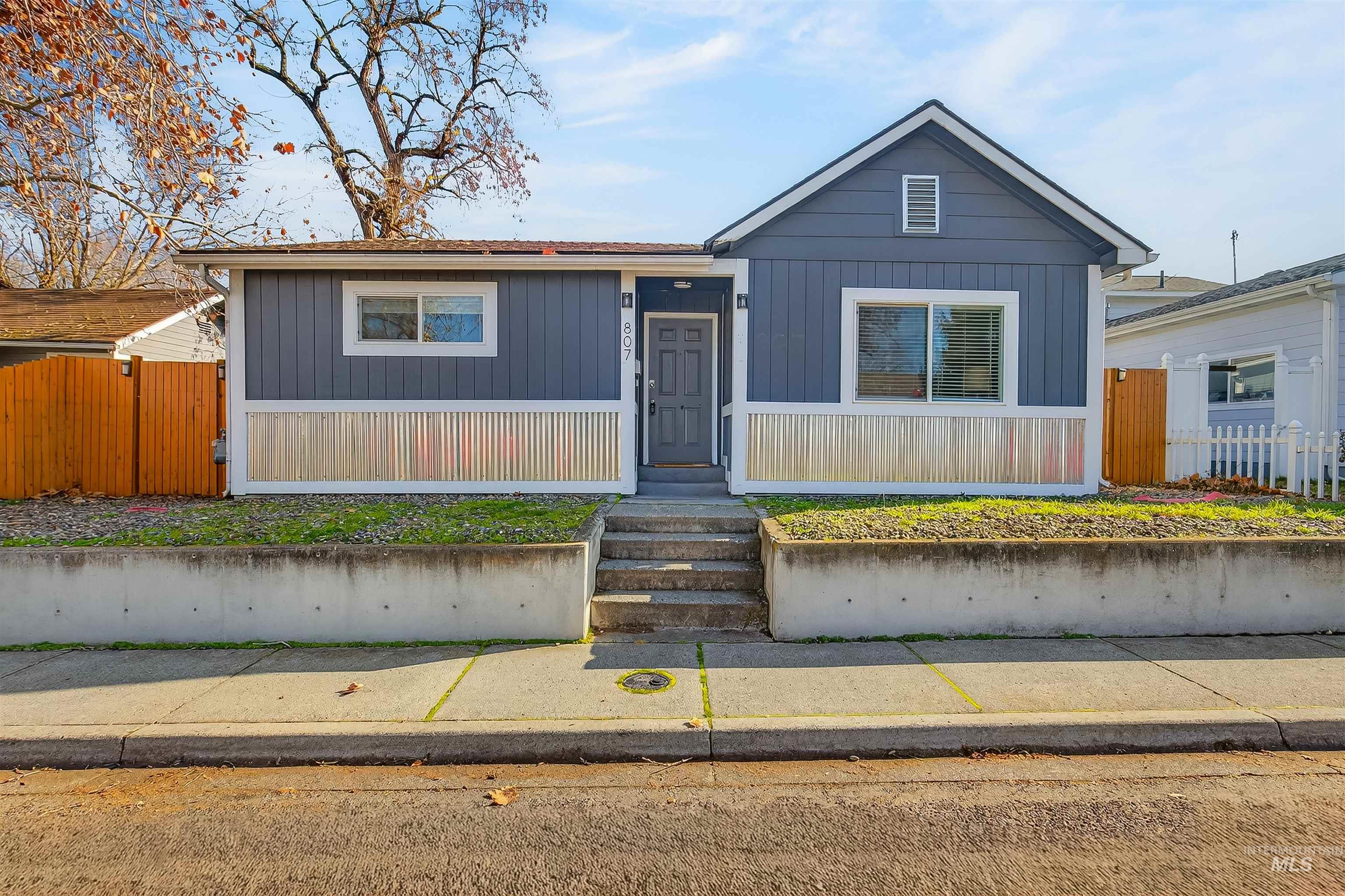 807 3rd Street, Clarkston, Washington 99403, 2 Bedrooms, 1 Bathroom, Residential For Sale, Price $295,000,MLS 98974587