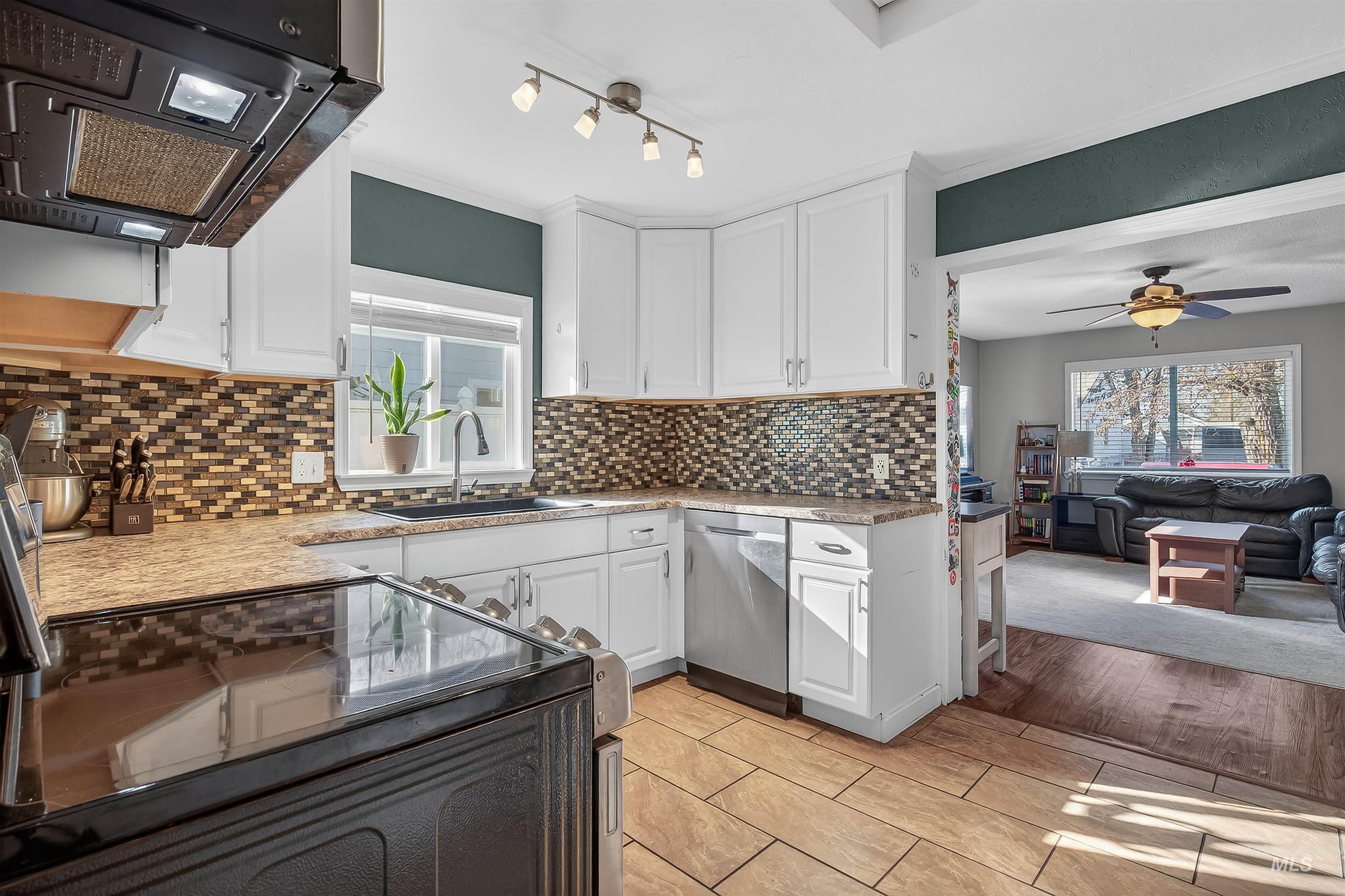 807 3rd Street, Clarkston, Washington 99403, 2 Bedrooms, 1 Bathroom, Residential For Sale, Price $295,000,MLS 98974587