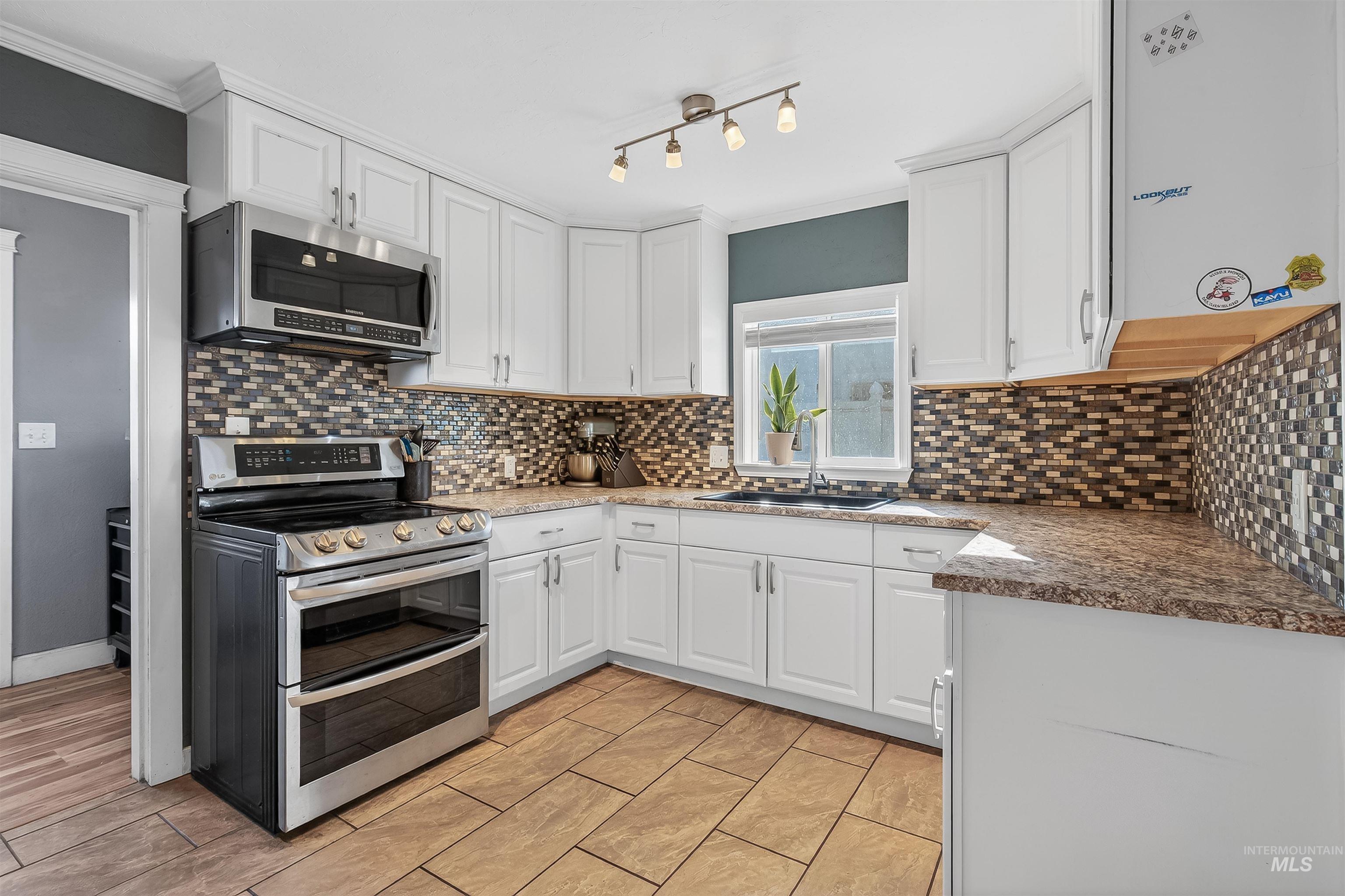 807 3rd Street, Clarkston, Washington 99403, 2 Bedrooms, 1 Bathroom, Residential For Sale, Price $295,000,MLS 98974587