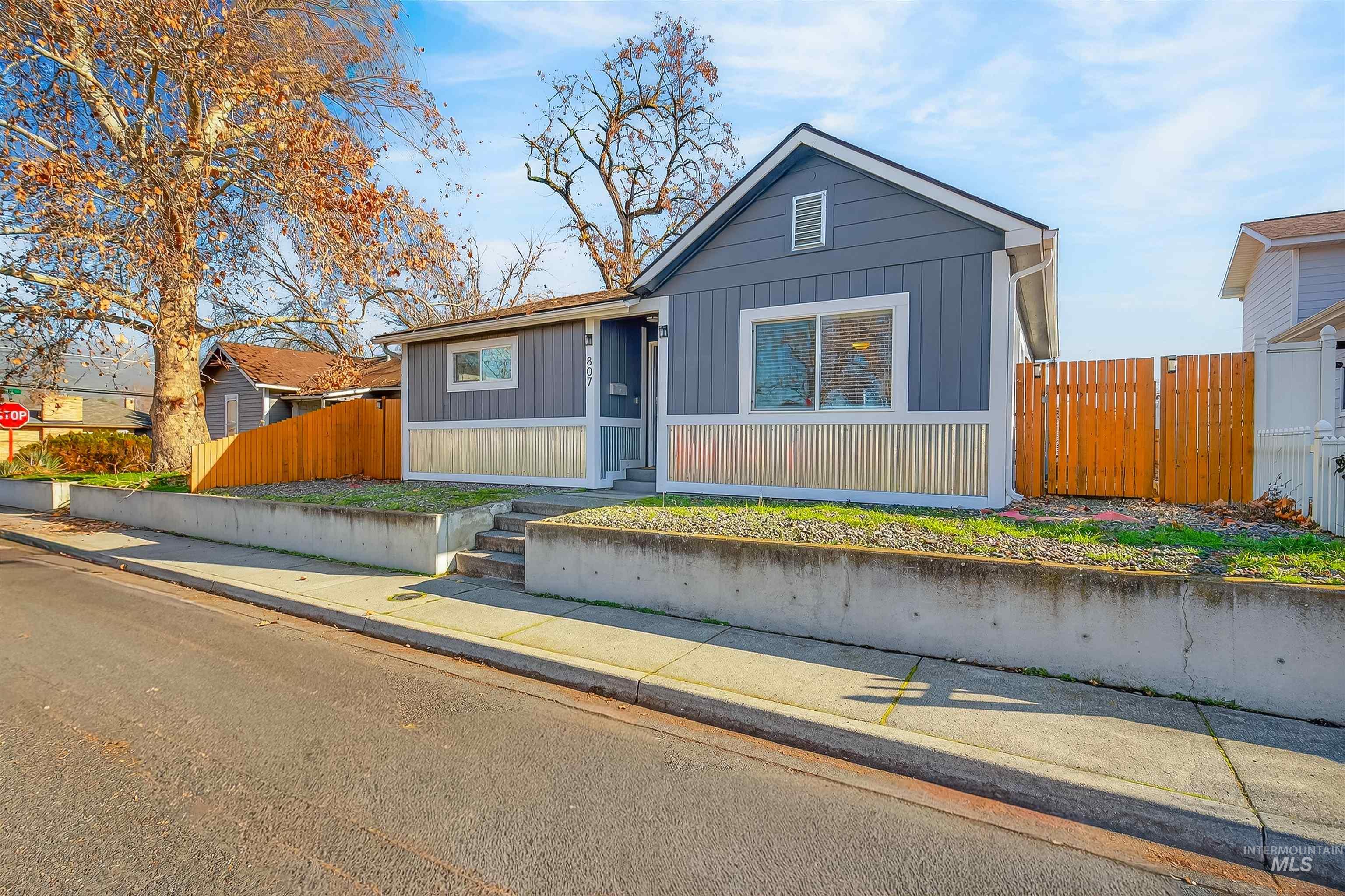 807 3rd Street, Clarkston, Washington 99403, 2 Bedrooms, 1 Bathroom, Residential For Sale, Price $295,000,MLS 98974587