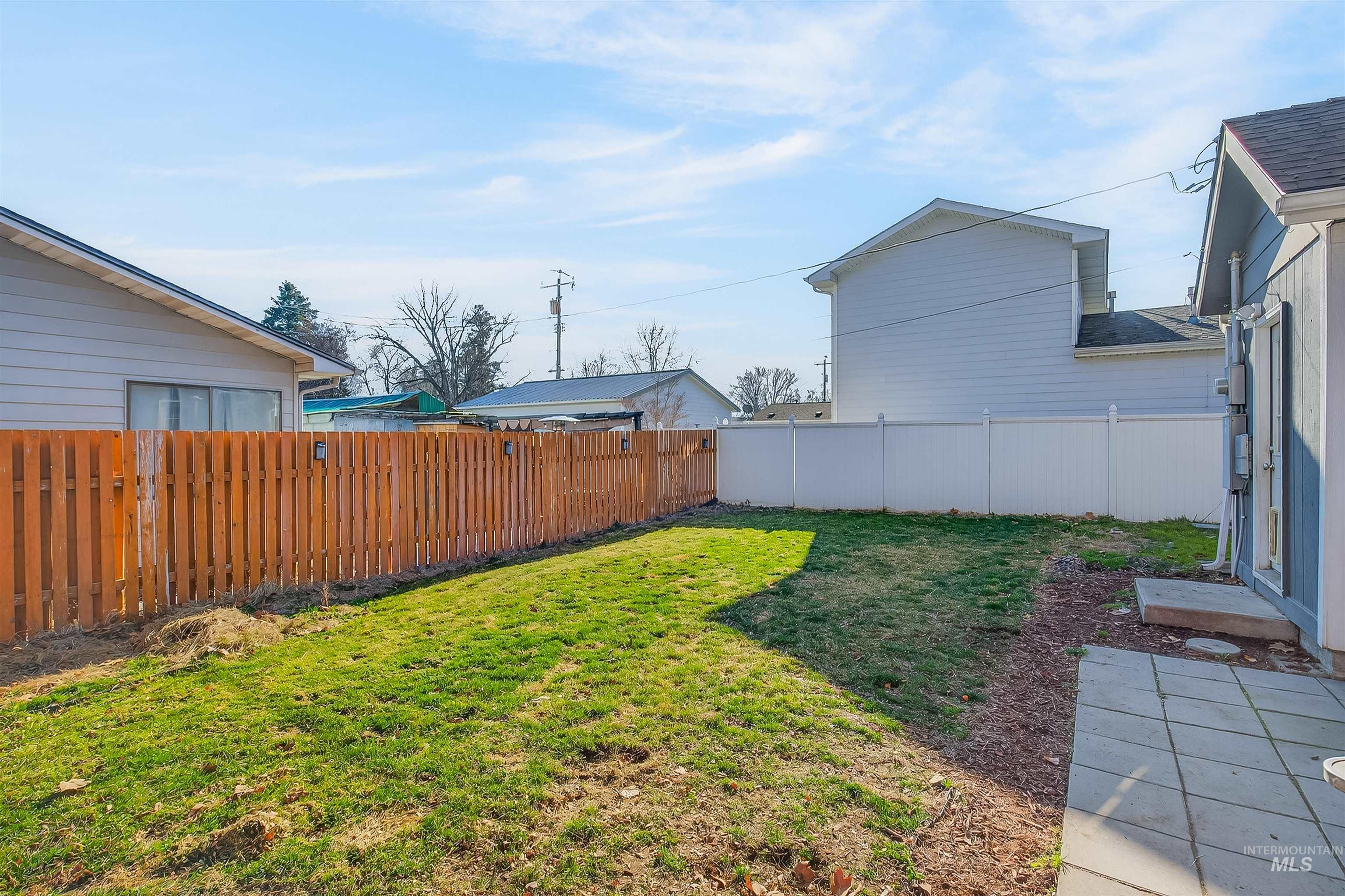 807 3rd Street, Clarkston, Washington 99403, 2 Bedrooms, 1 Bathroom, Residential For Sale, Price $295,000,MLS 98974587