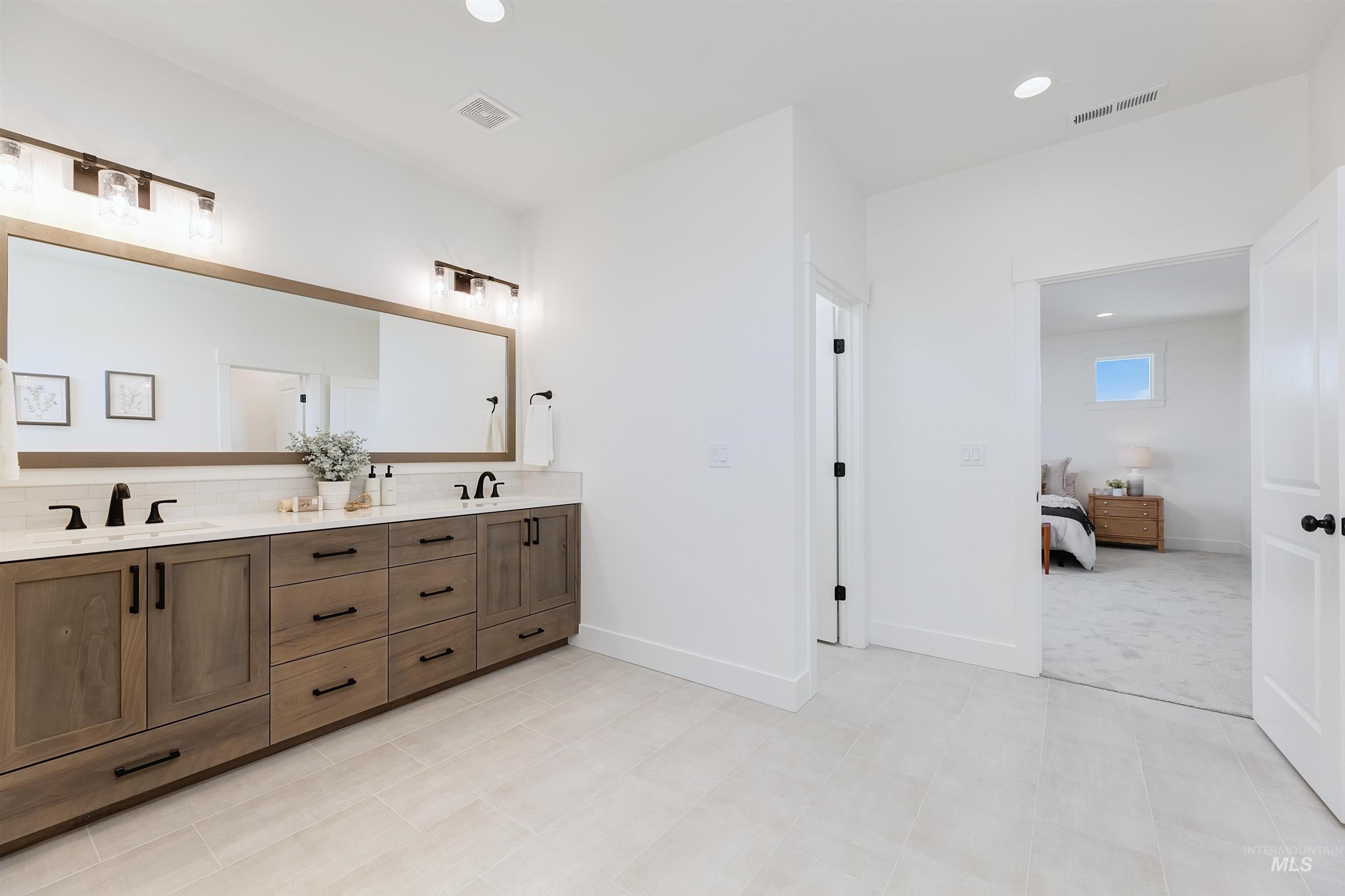 12617 S Lenora Pl., Nampa, Idaho 83686, 4 Bedrooms, 3.5 Bathrooms, Residential For Sale, Price $742,684,MLS 98974592