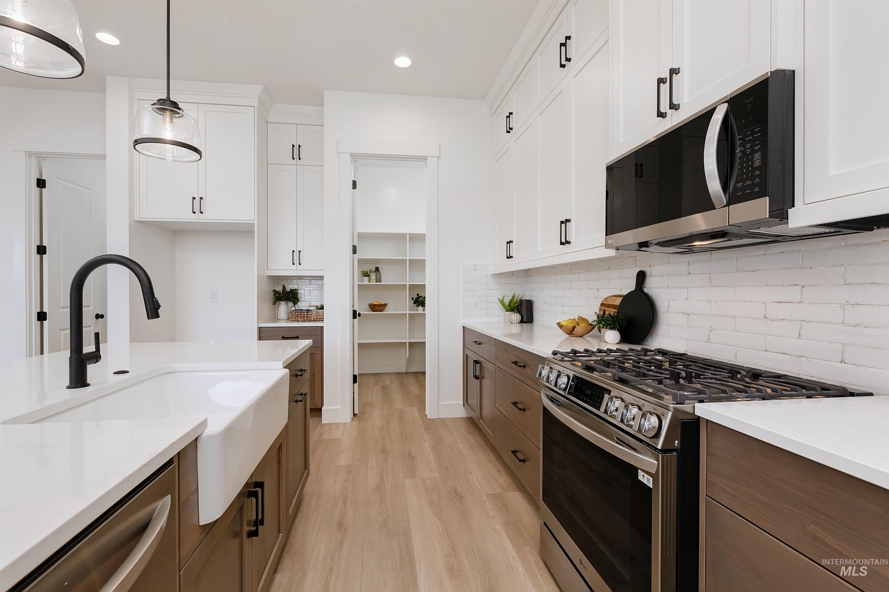 12617 S Lenora Pl., Nampa, Idaho 83686, 4 Bedrooms, 3.5 Bathrooms, Residential For Sale, Price $742,684,MLS 98974592