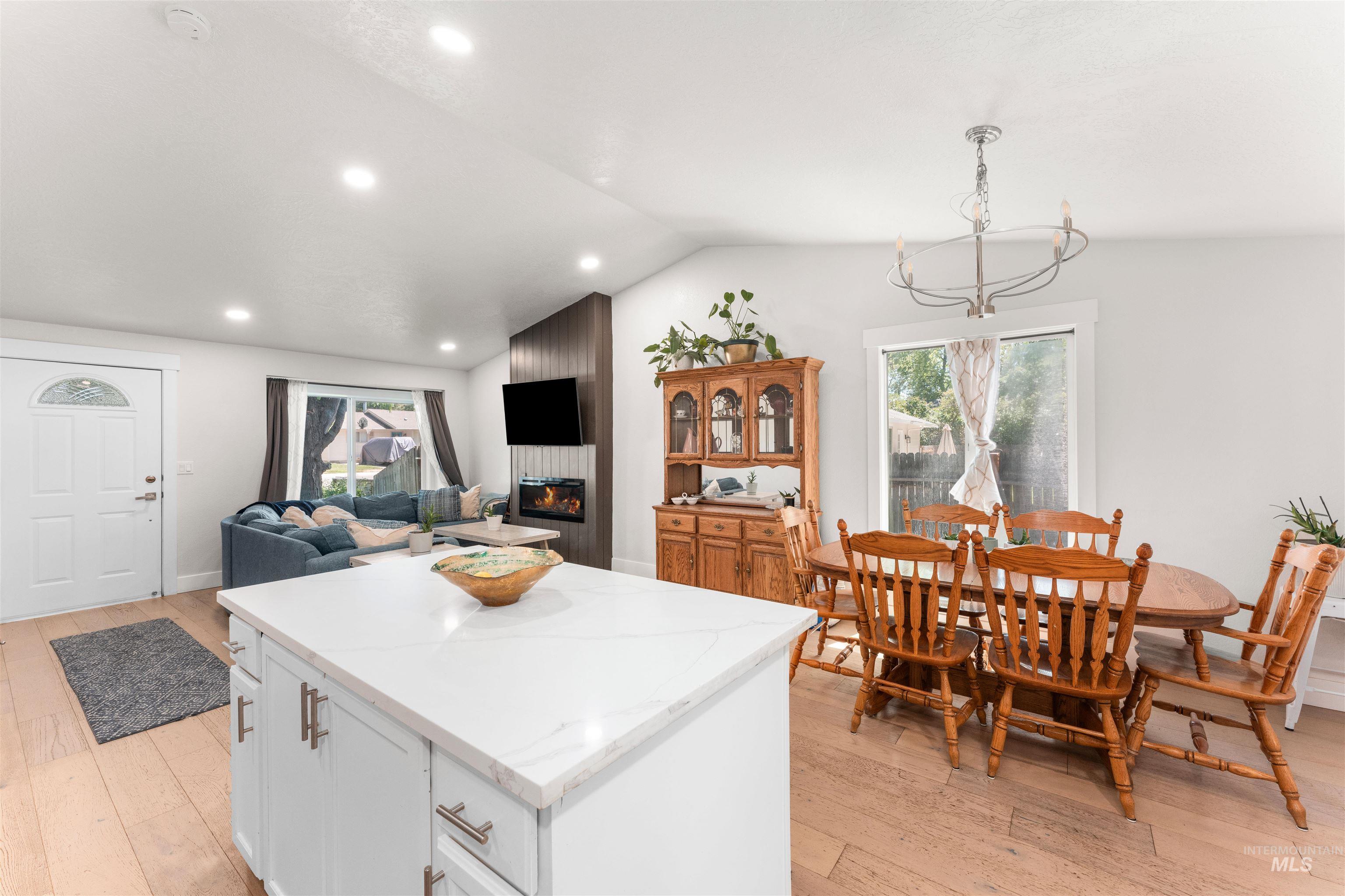 2721 N Christine St, Boise, Idaho 83704, 3 Bedrooms, 2 Bathrooms, Residential For Sale, Price $420,000, 98974596