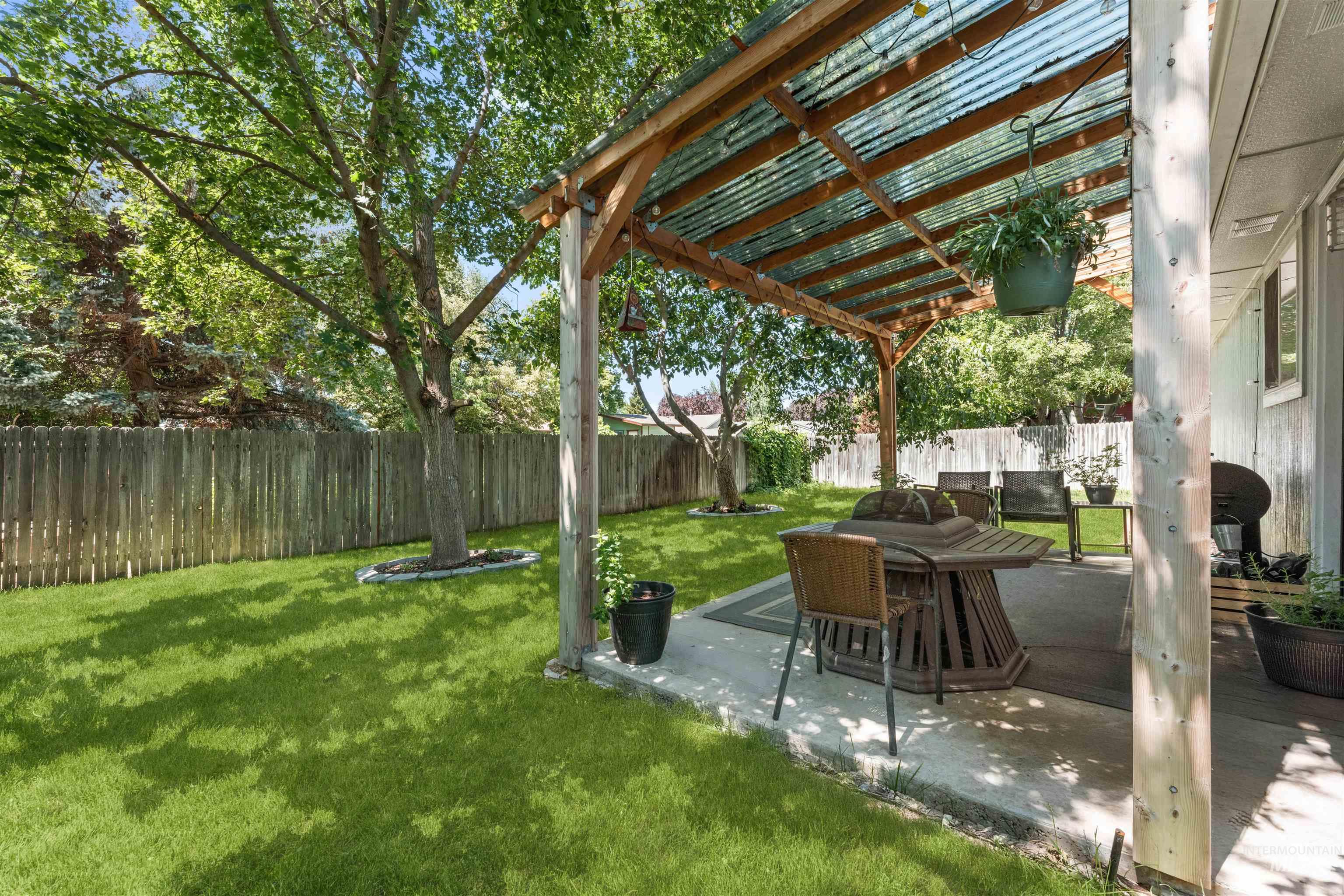 2721 N Christine St, Boise, Idaho 83704, 3 Bedrooms, 2 Bathrooms, Residential For Sale, Price $420,000, 98974596