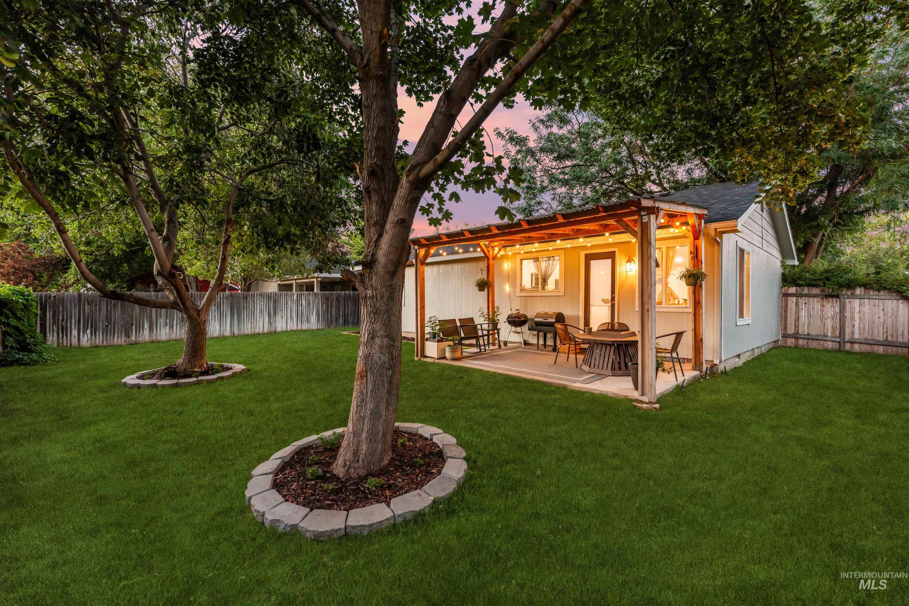 2721 N Christine St, Boise, Idaho 83704, 3 Bedrooms, 2 Bathrooms, Residential For Sale, Price $420,000, 98974596