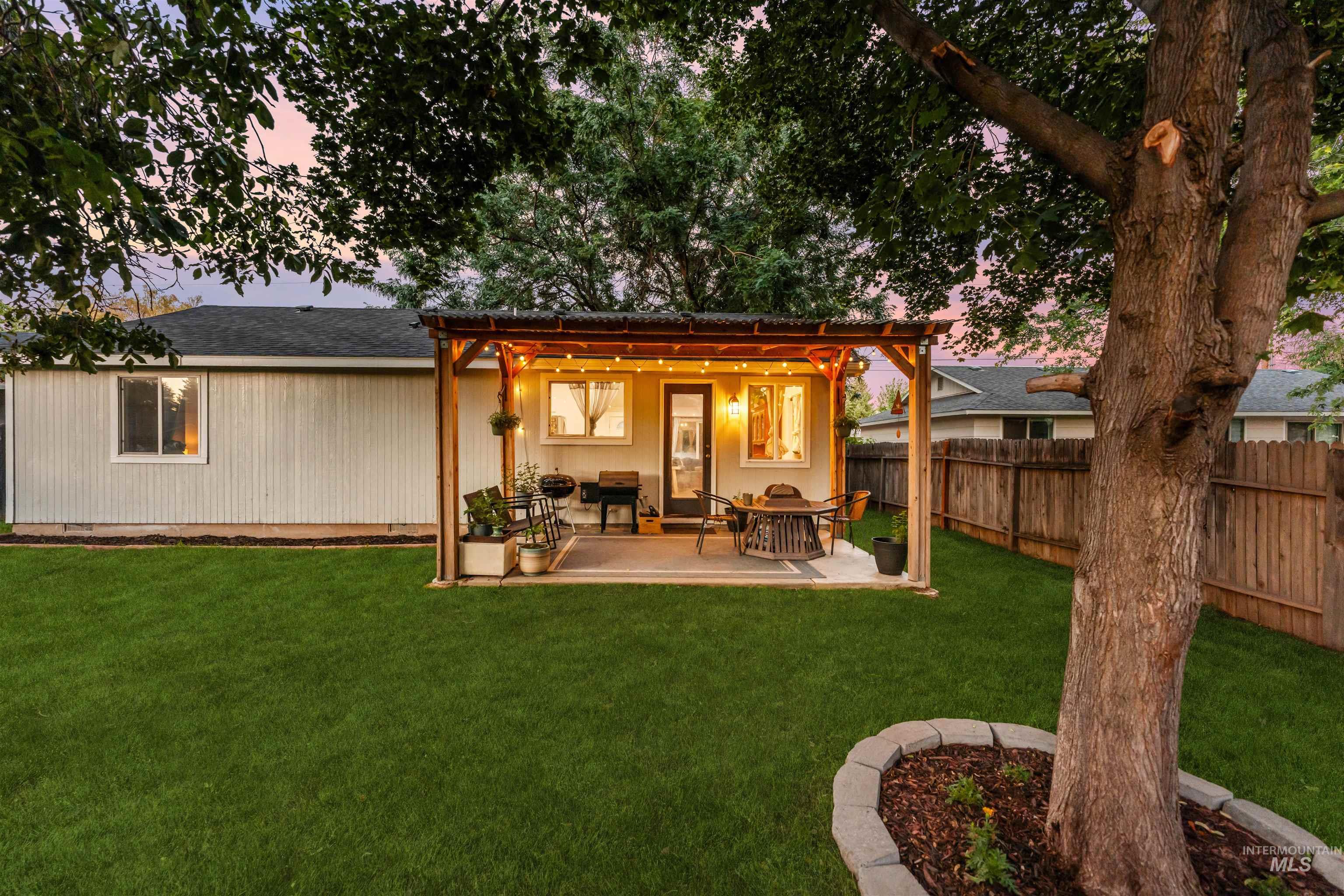 2721 N Christine St, Boise, Idaho 83704, 3 Bedrooms, 2 Bathrooms, Residential For Sale, Price $420,000, 98974596