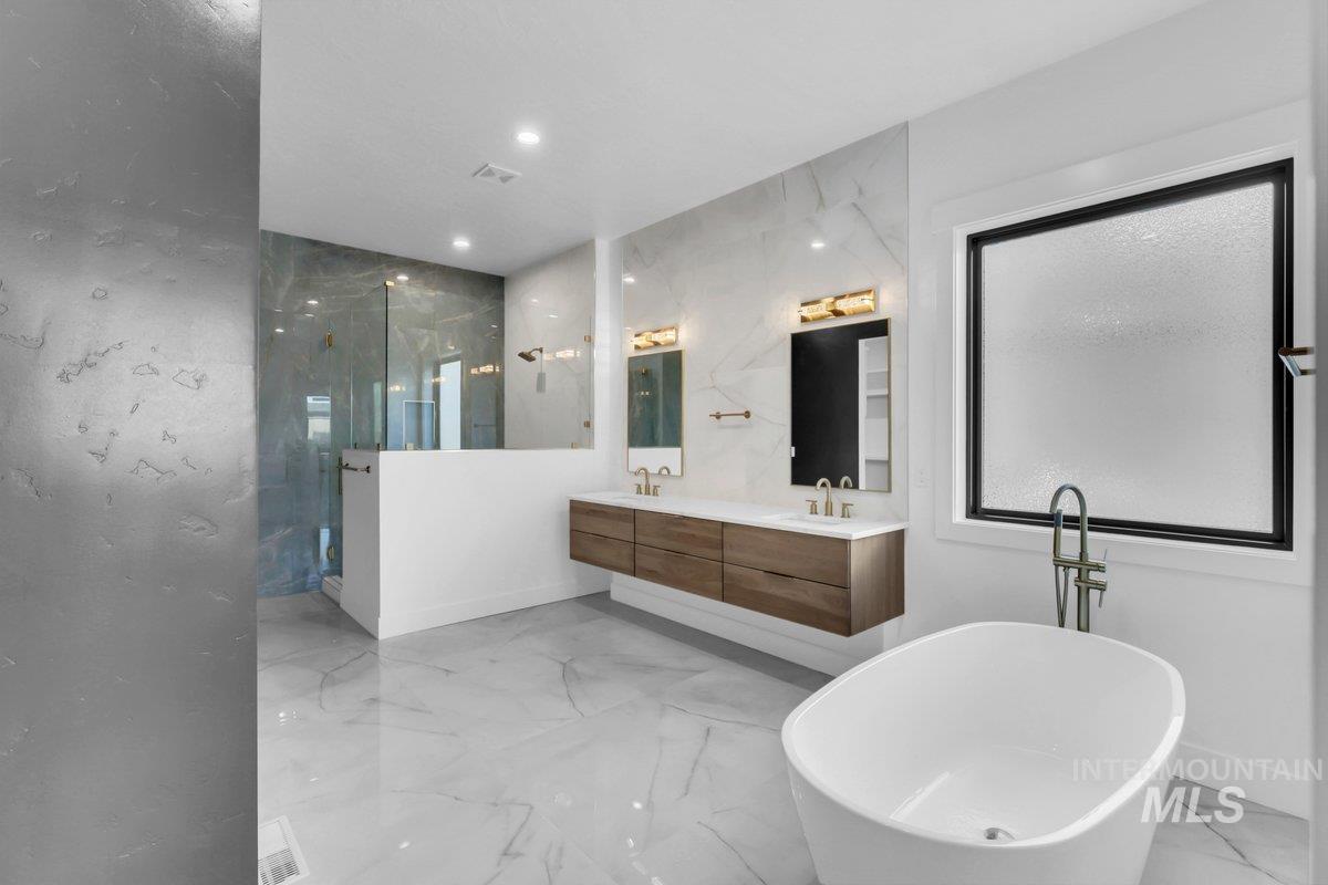 21460 Jackson Creek Ct, Star, Idaho 83669, 4 Bedrooms, 3 Bathrooms, Residential For Sale, Price $1,395,000,MLS 98974601